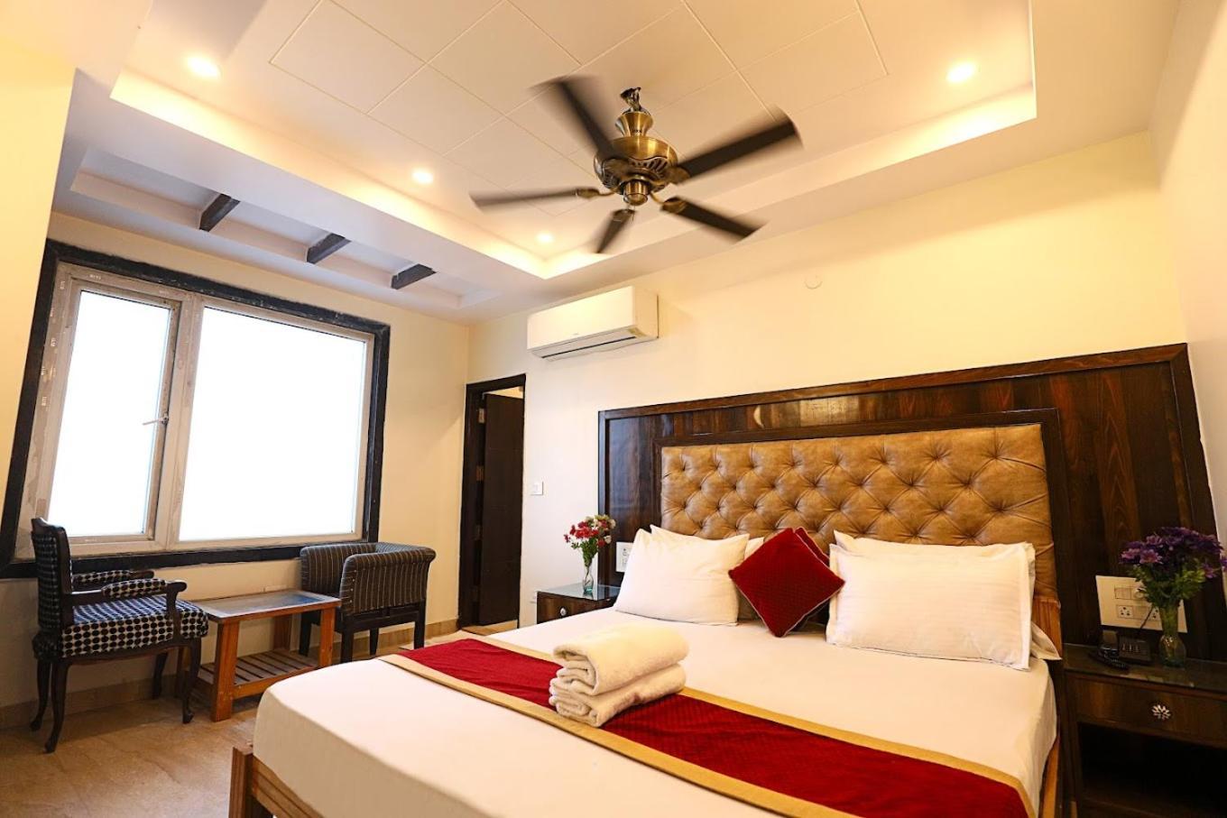 Staybook Atlanta Train Station Hotel New Delhi