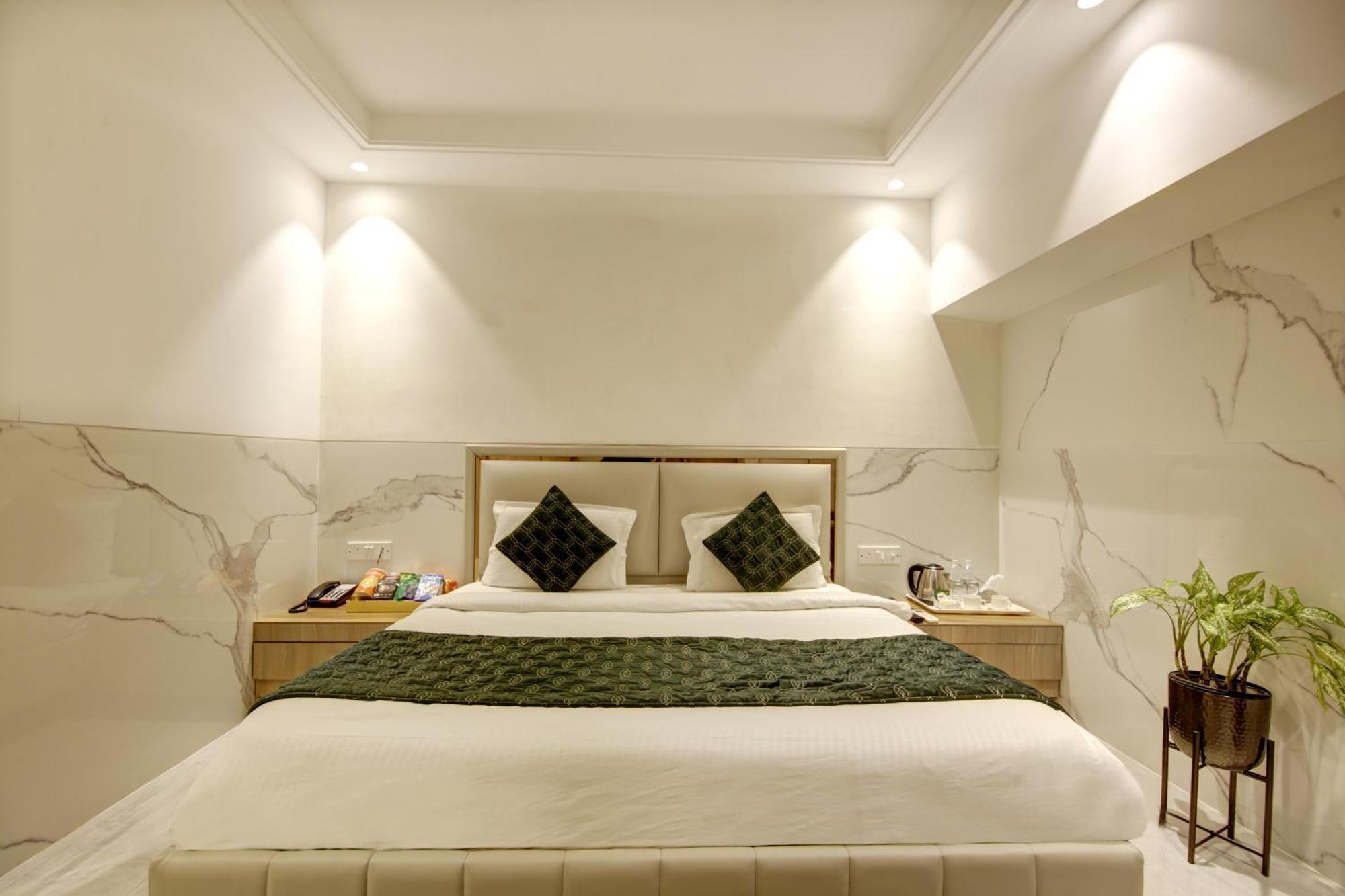 Transit International- Aerocity Delhi Airport Hotel New Delhi