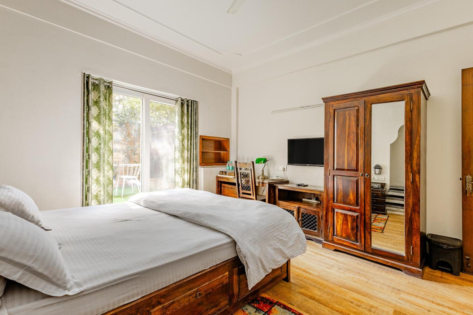Cp - With Patio Bed & Breakfast 3*