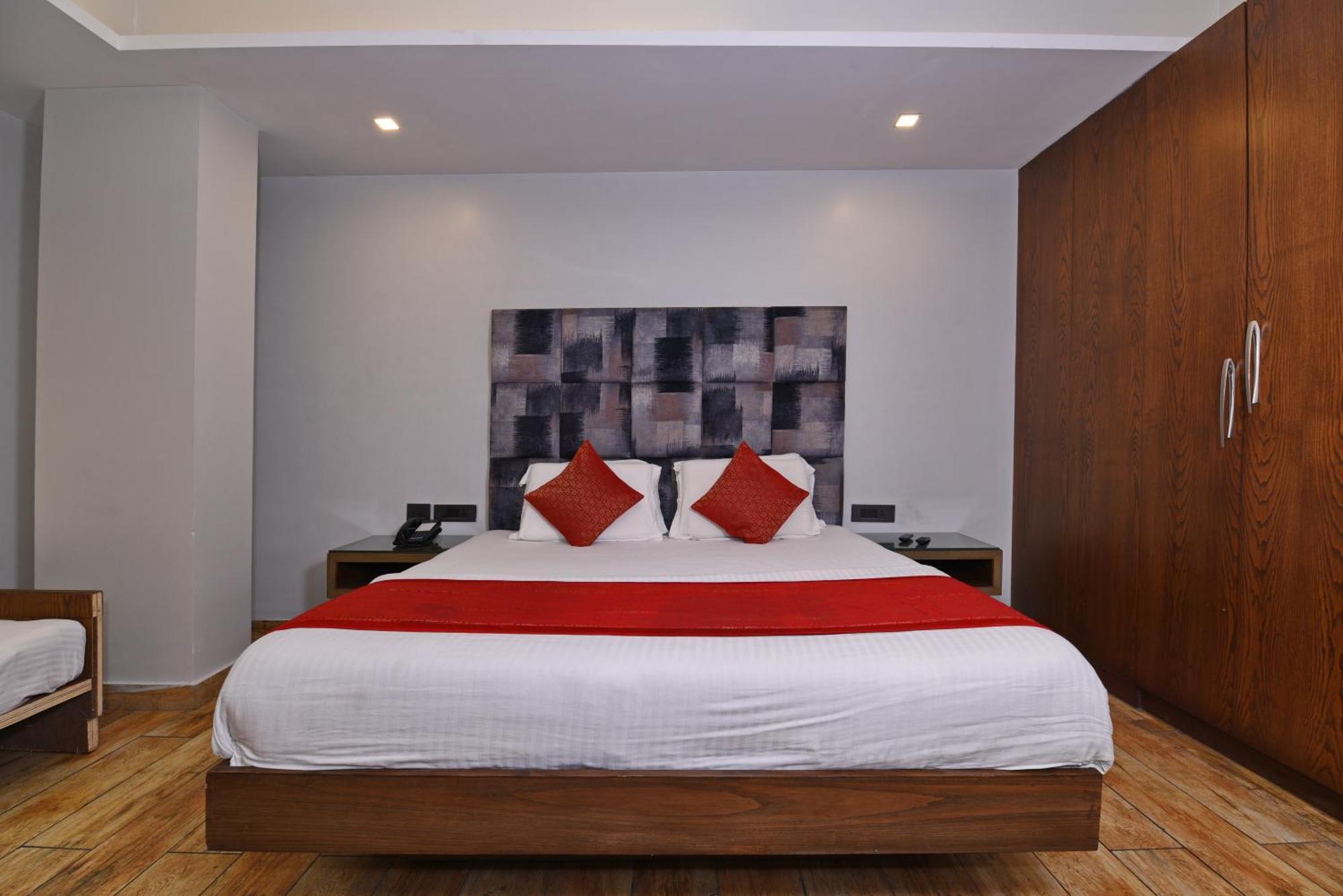 Staybook Nitya Maharani Free Airport Pickup New Delhi