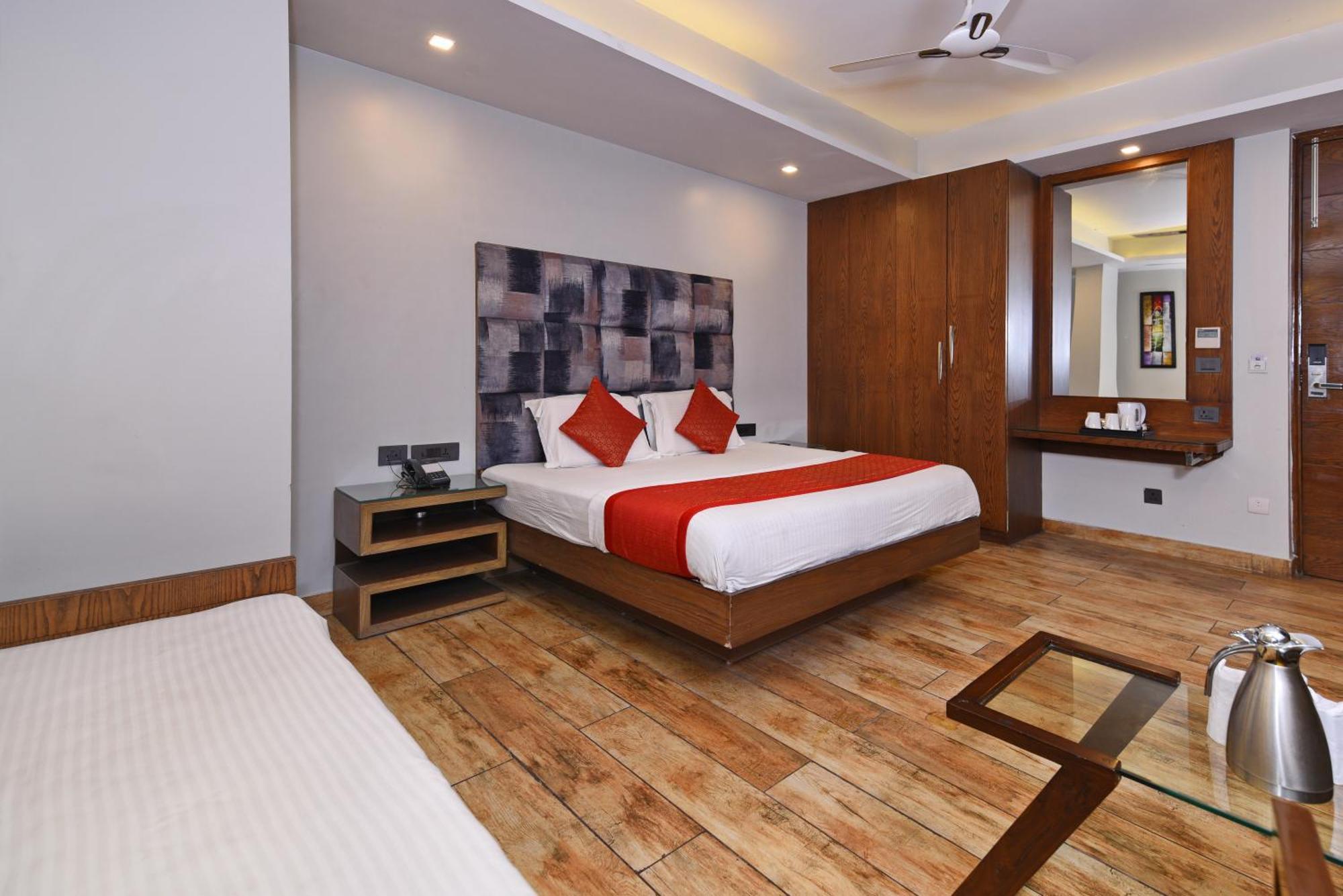 Staybook Nitya Maharani Free Airport Pickup