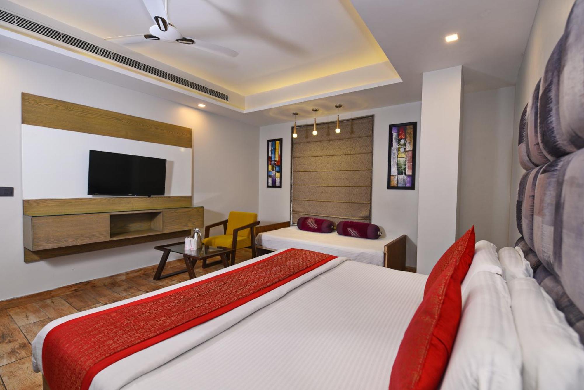 Hotel Staybook Nitya Maharani Free Airport Pickup