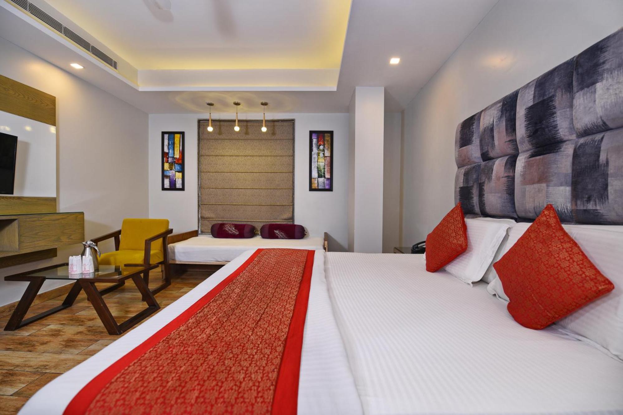 Staybook Nitya Maharani Free Airport Pickup Hotel
