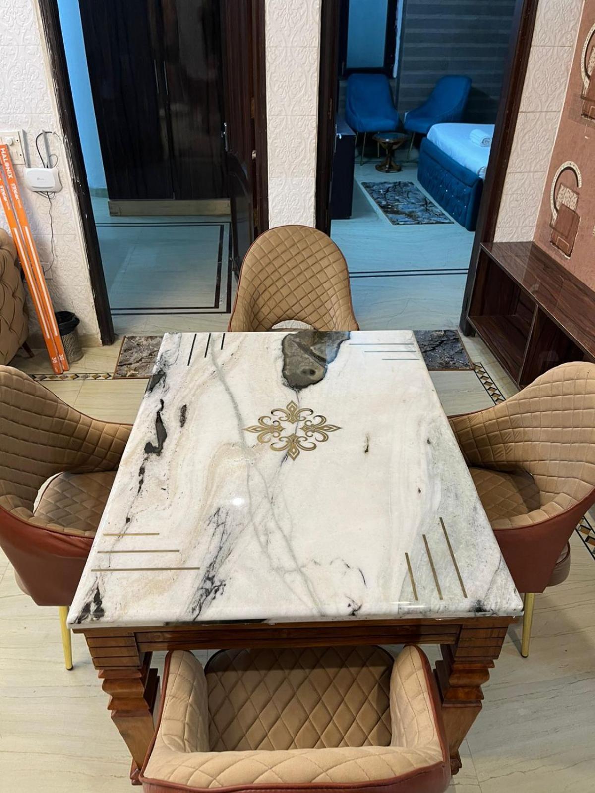 Apartment Divine India Service 3 Bhk D-198 Saket New Delhi