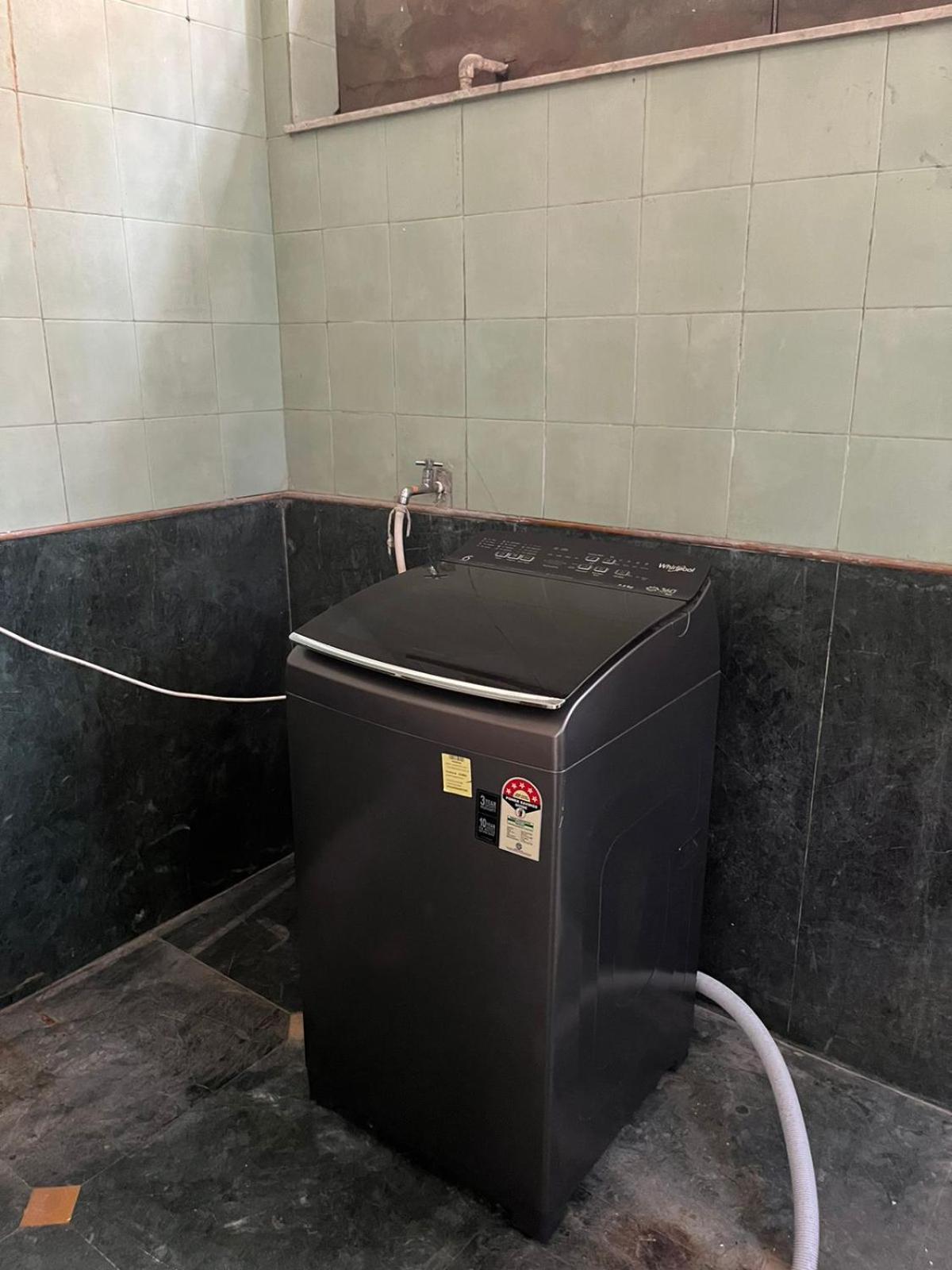 Apartment Divine India Service 3 Bhk D-198 Saket New Delhi