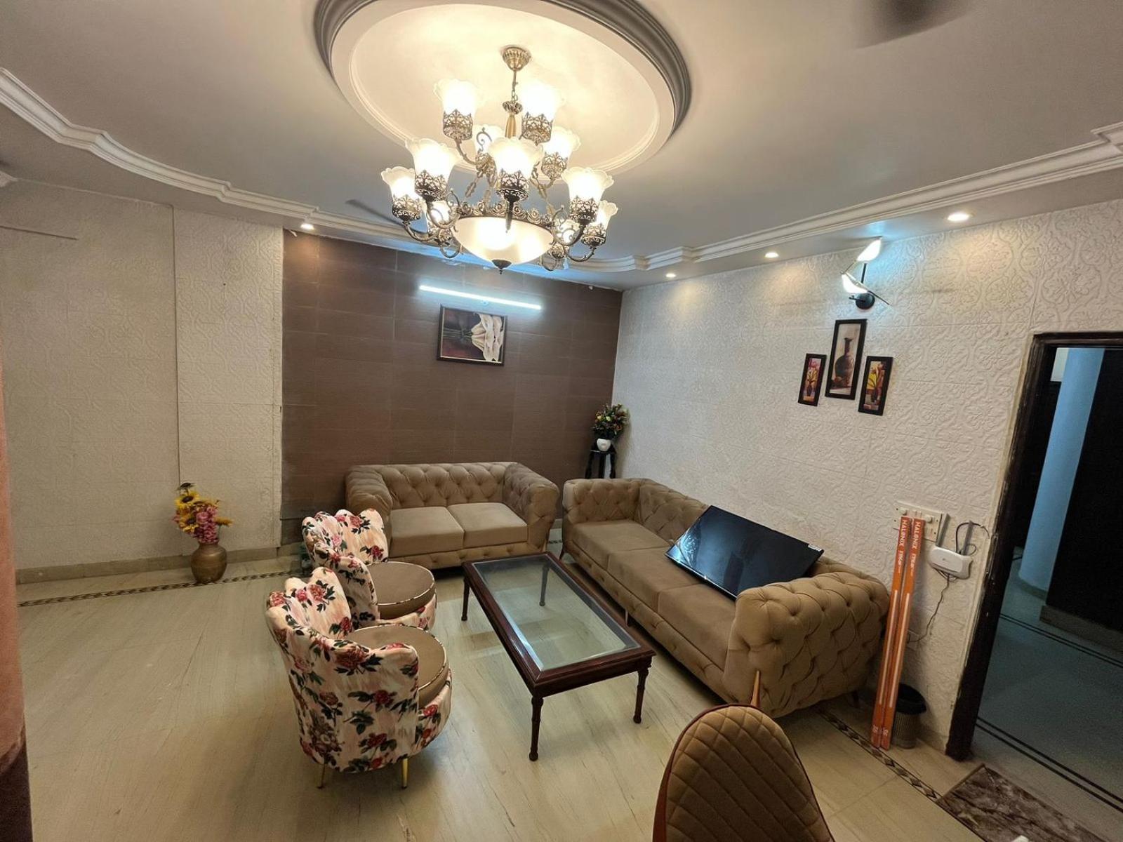 Apartment Divine India Service 3 Bhk D-198 Saket New Delhi