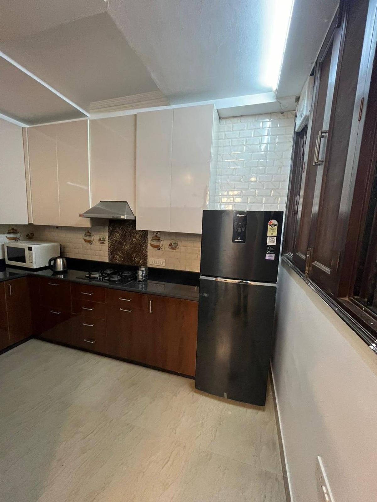 Divine India Service 3 Bhk D-198 Saket * New Delhi