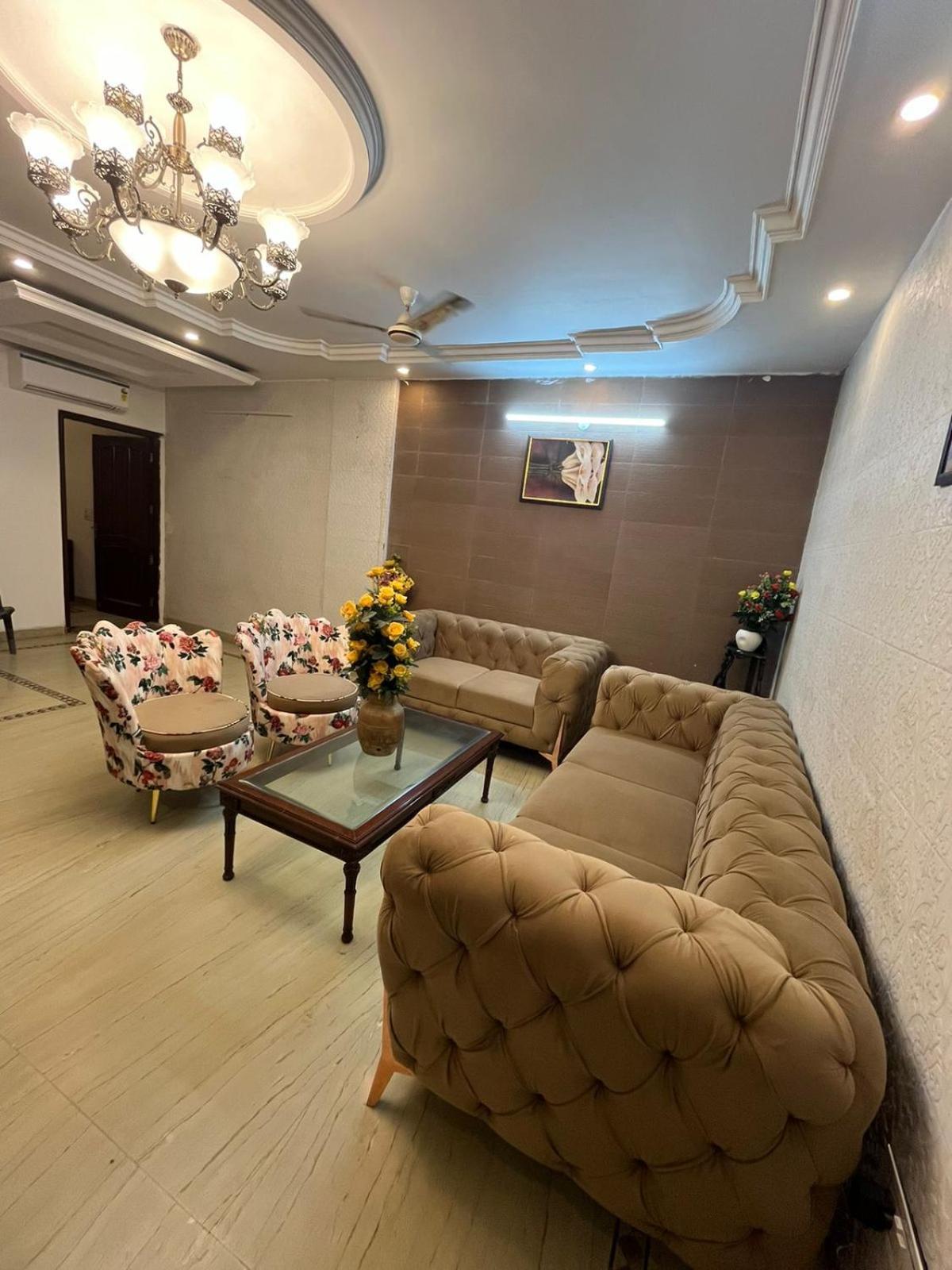 Divine India Service 3 Bhk D-198 Saket New Delhi