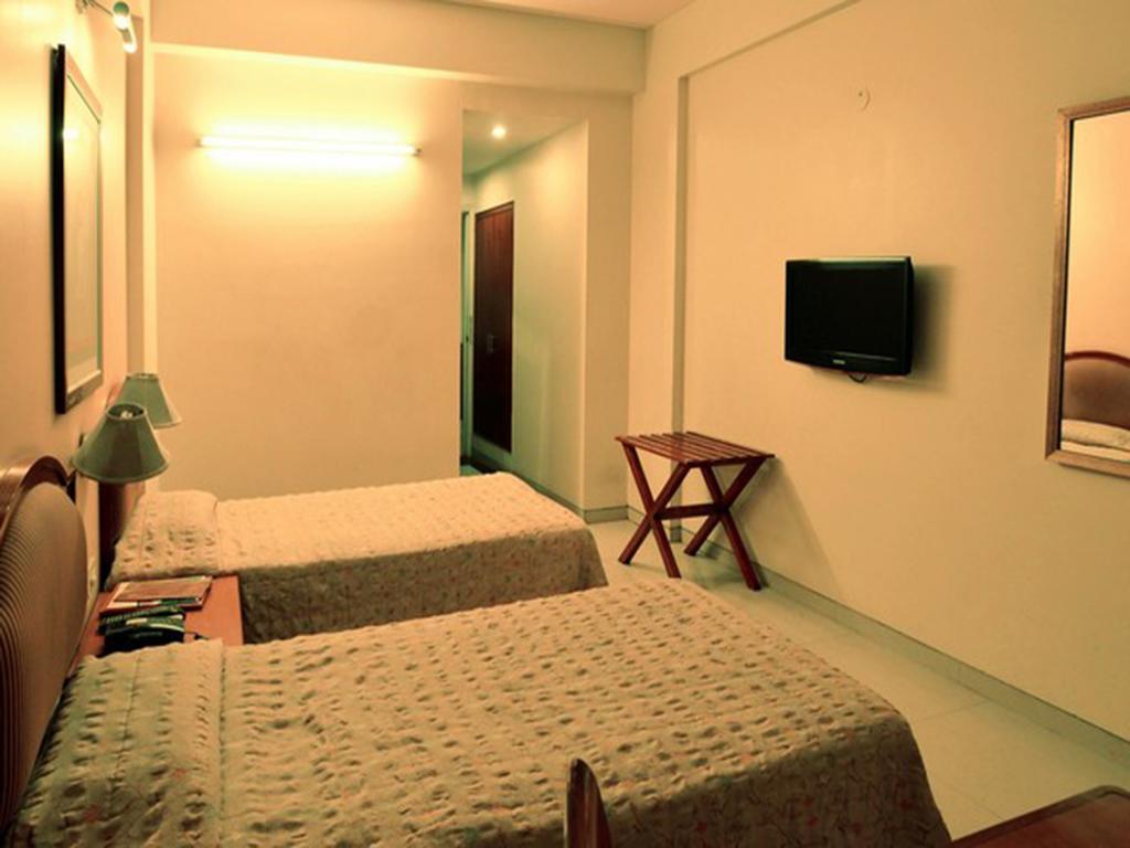 Hotel The Tourist - 1 Min From Railway Station 3*