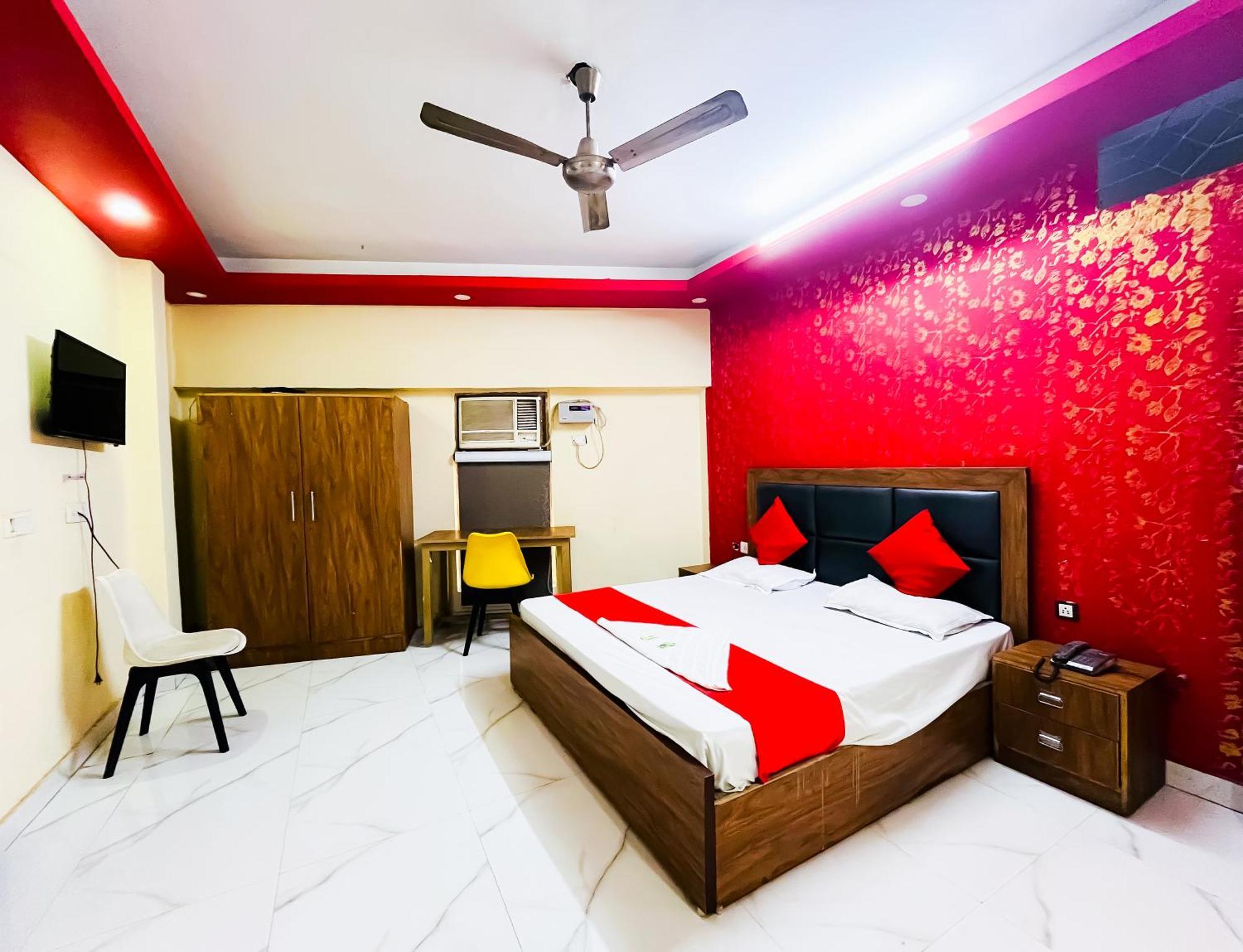 Bashistha - 2mint Walk Nizamuddin Railway Station New Delhi