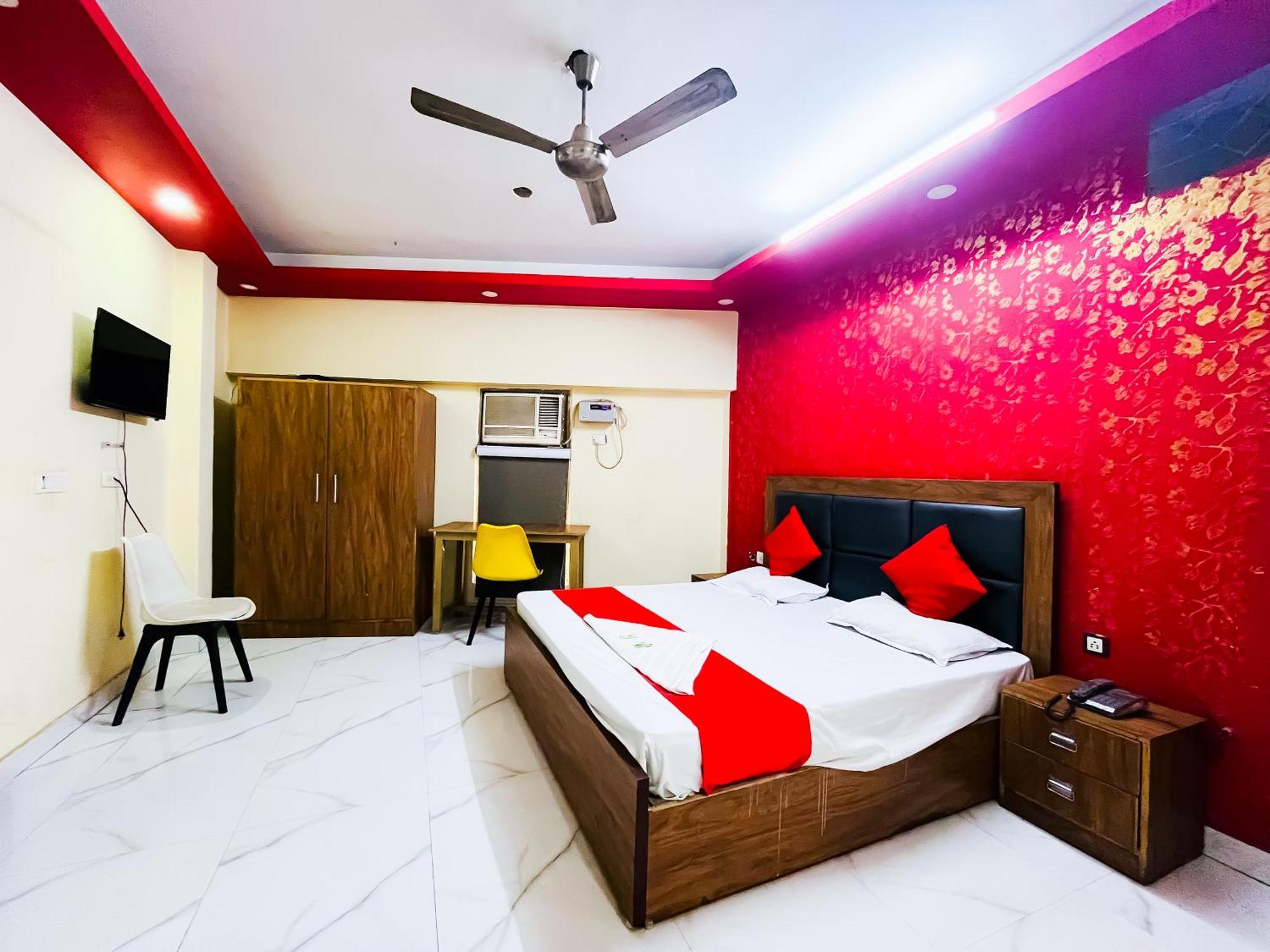 Bashistha - 2mint Walk Nizamuddin Railway Station 4*