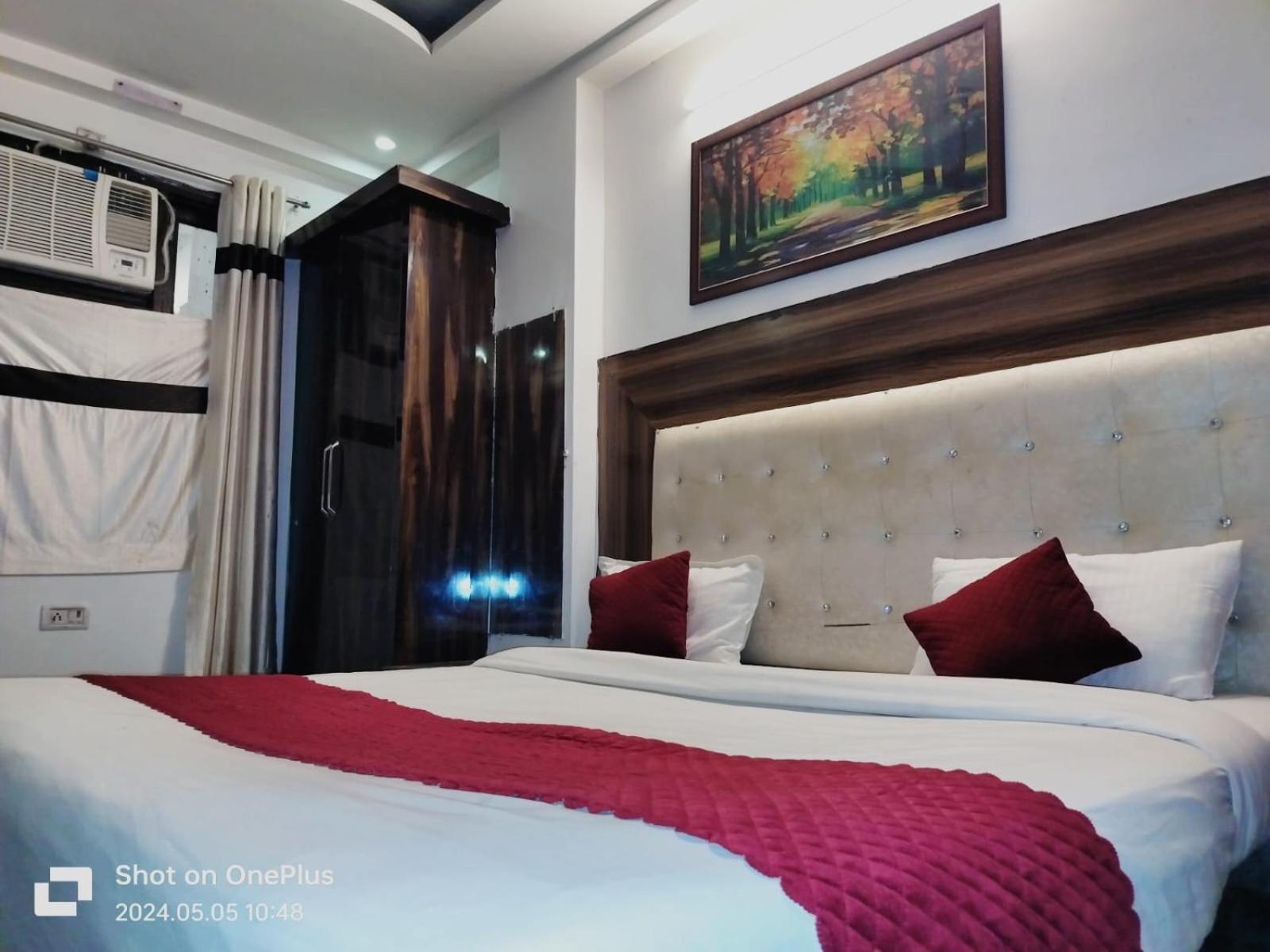 Janvi Palace Hotel