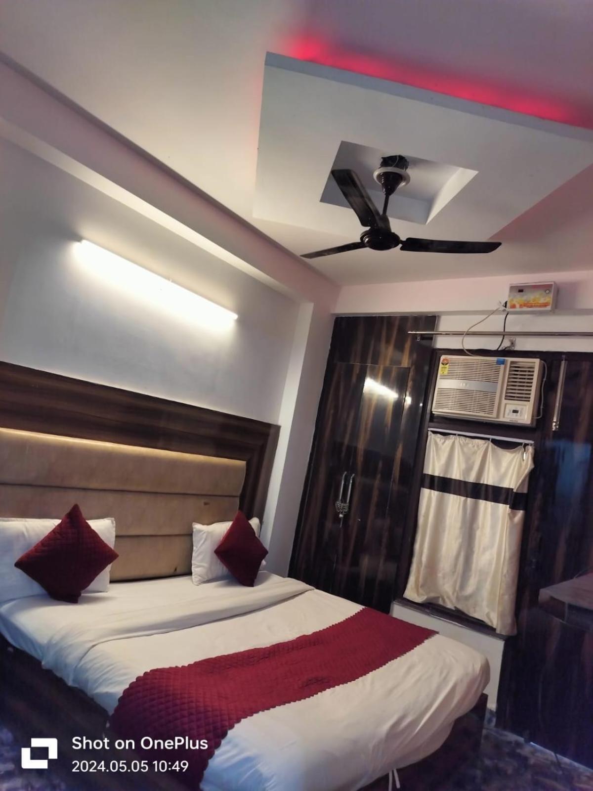Janvi Palace Hotel