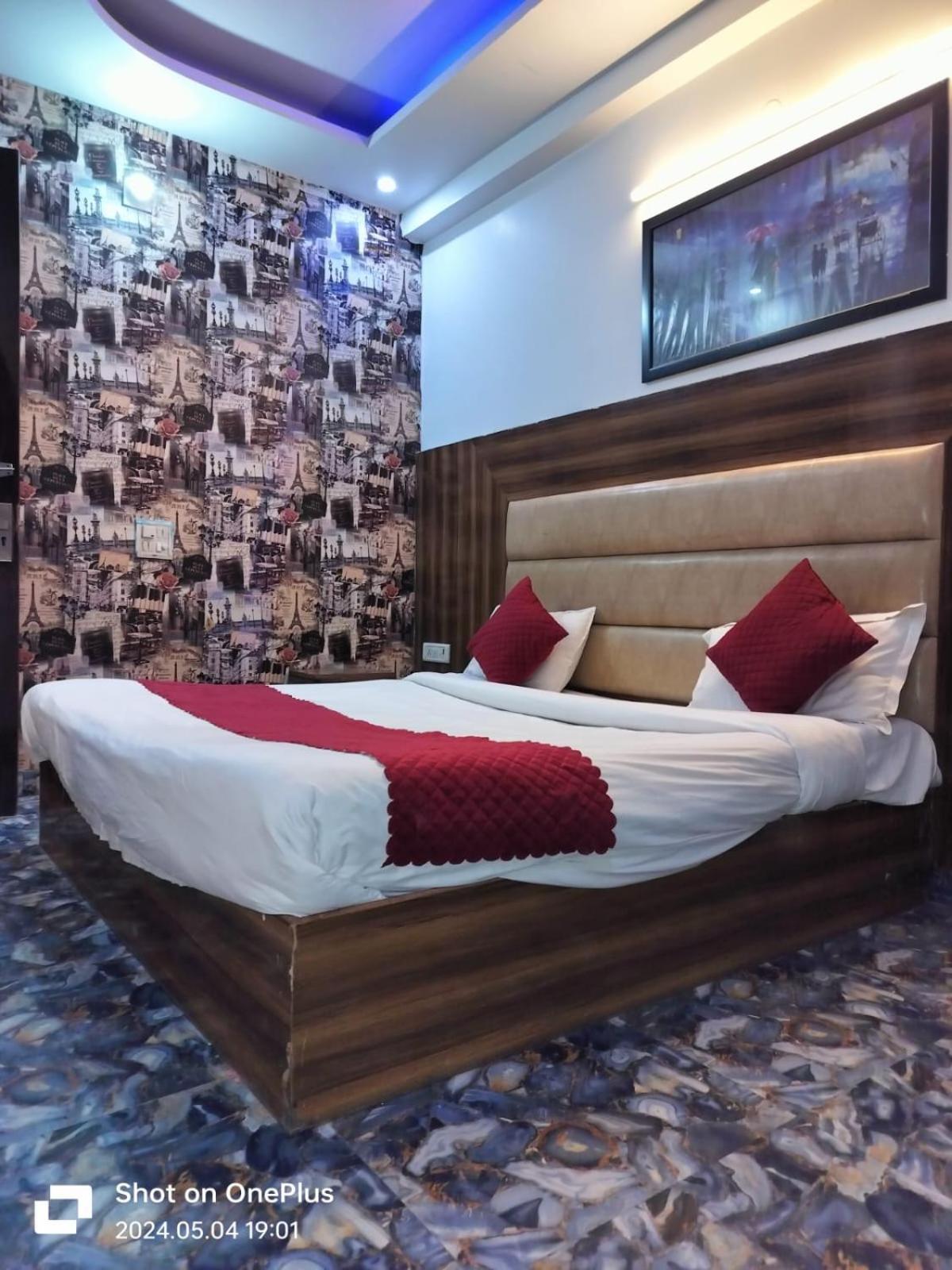 Hotel Janvi Palace