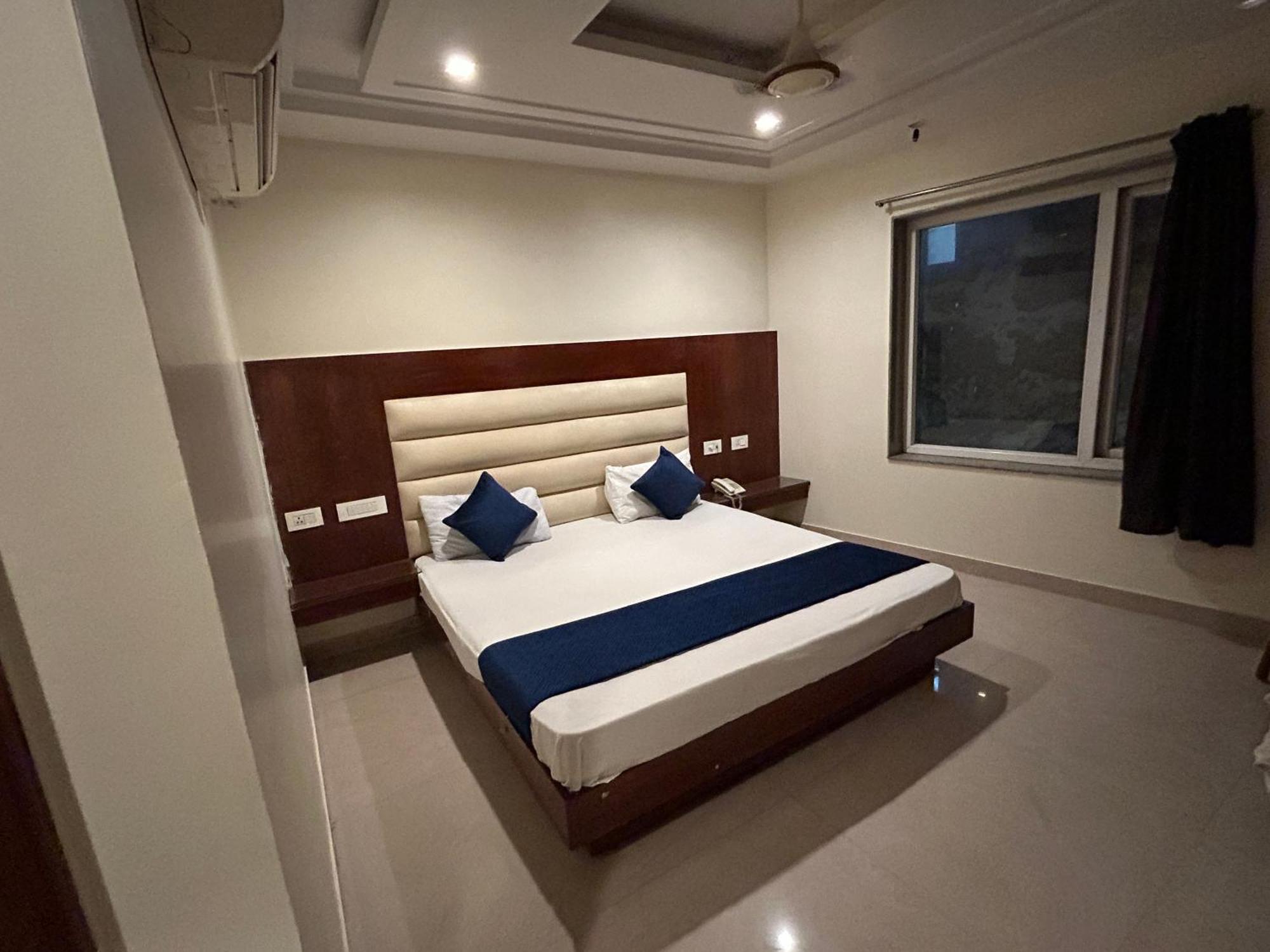 Guest house Sapphire At Railway Station New Delhi