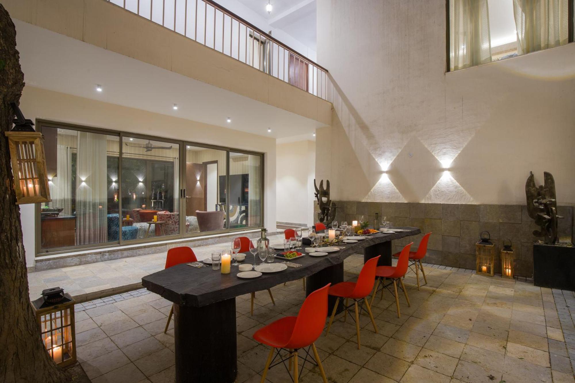 Elivaas Oasis - Luxe 6 Bhk With Pvt Pool Villa New Delhi