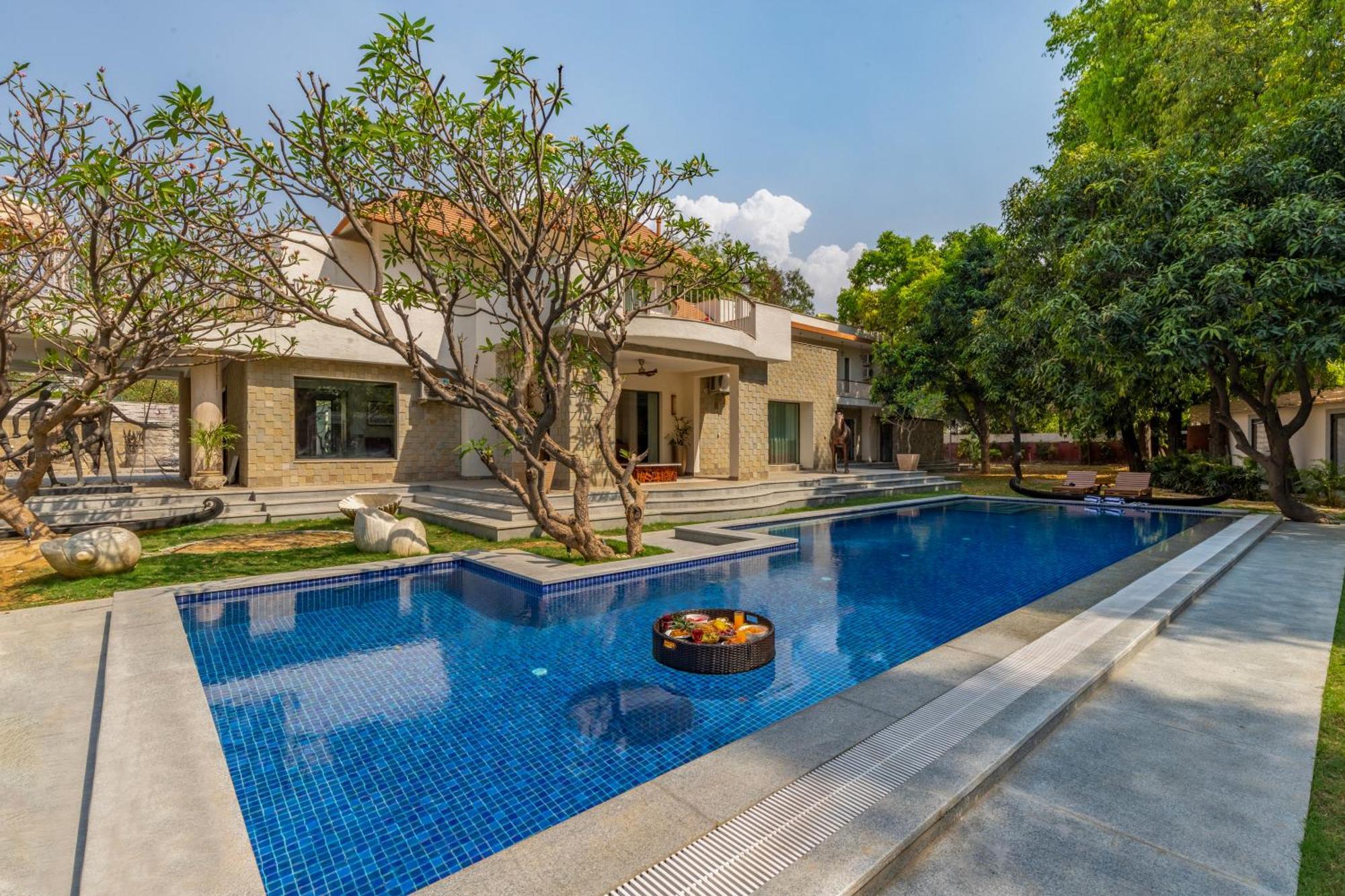 Villa Elivaas Oasis - Luxe 6 Bhk With Pvt Pool New Delhi