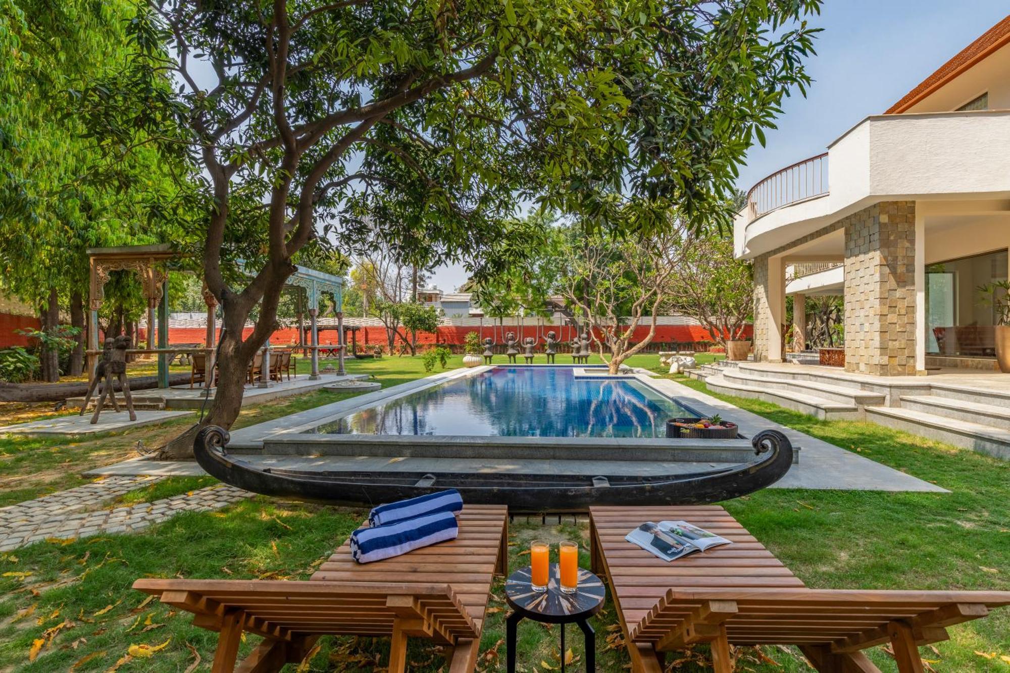 Elivaas Oasis - Luxe 6 Bhk With Pvt Pool * New Delhi