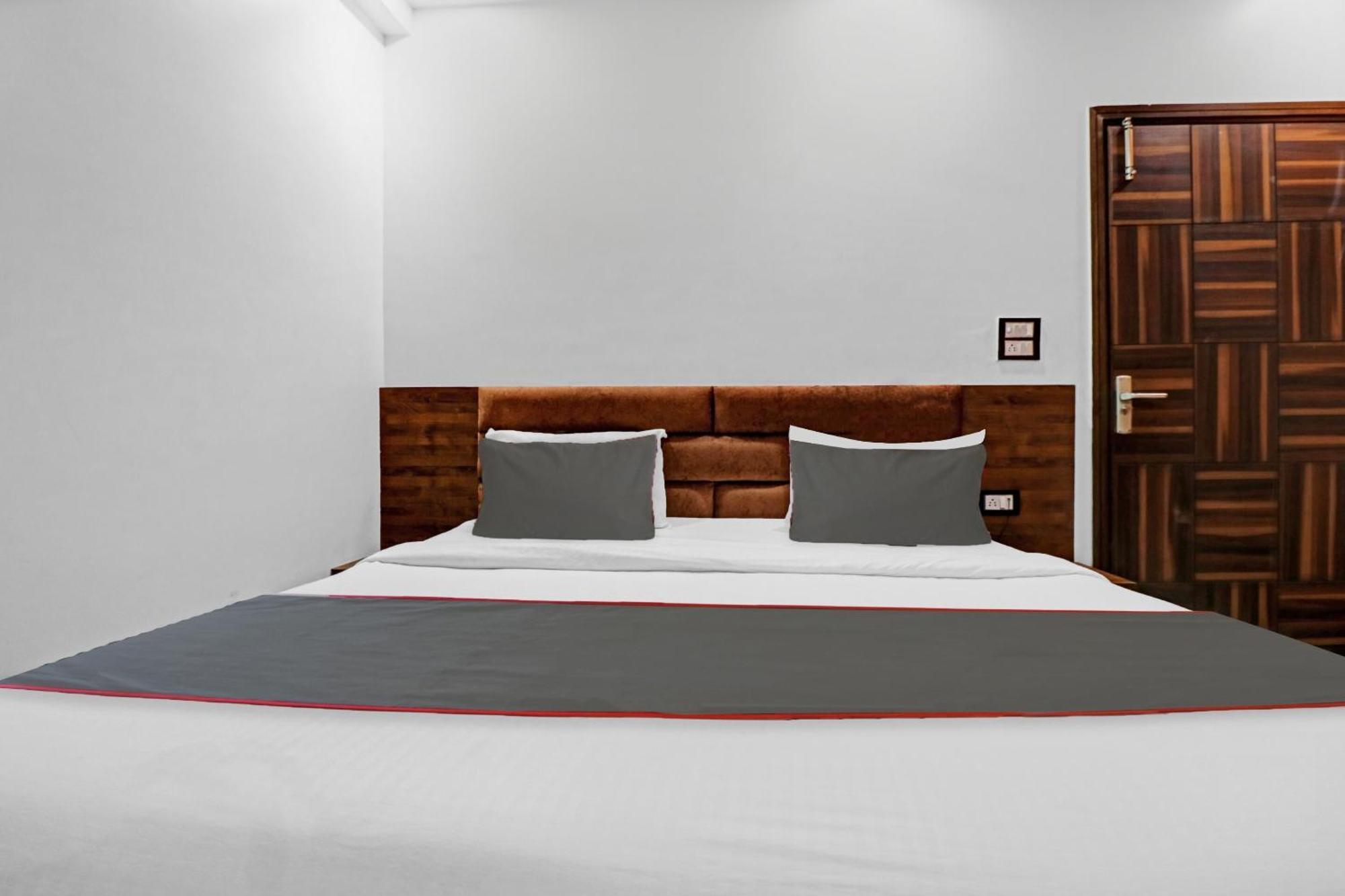 Hotel O Bharat Near Indira Gandhi International Airport New Delhi