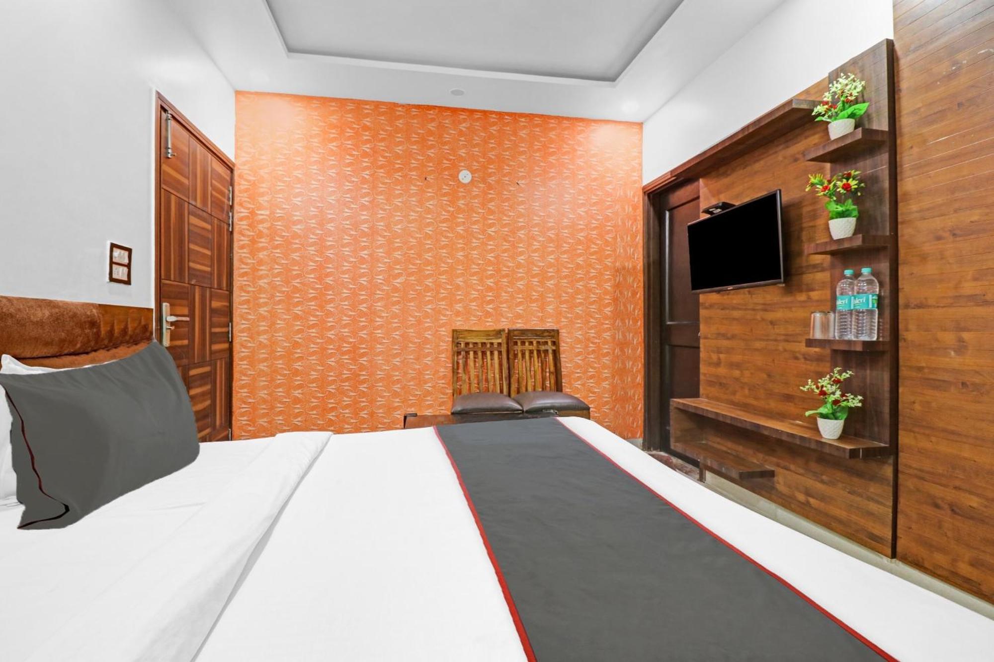 Hotel O Bharat Near Indira Gandhi International Airport New Delhi