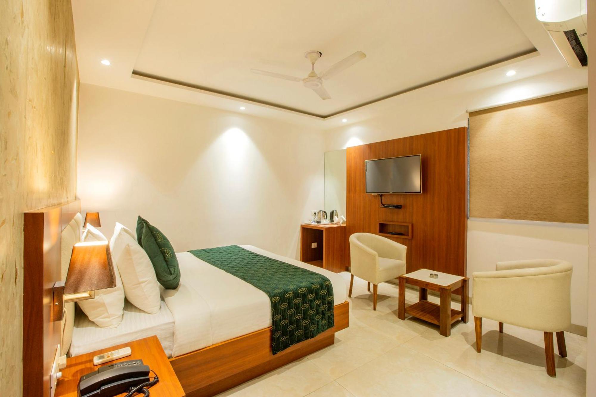 Arch - Near Aerocity Hotel 3*