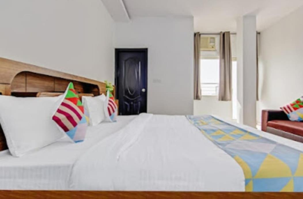 The Lazeez 3* New Delhi