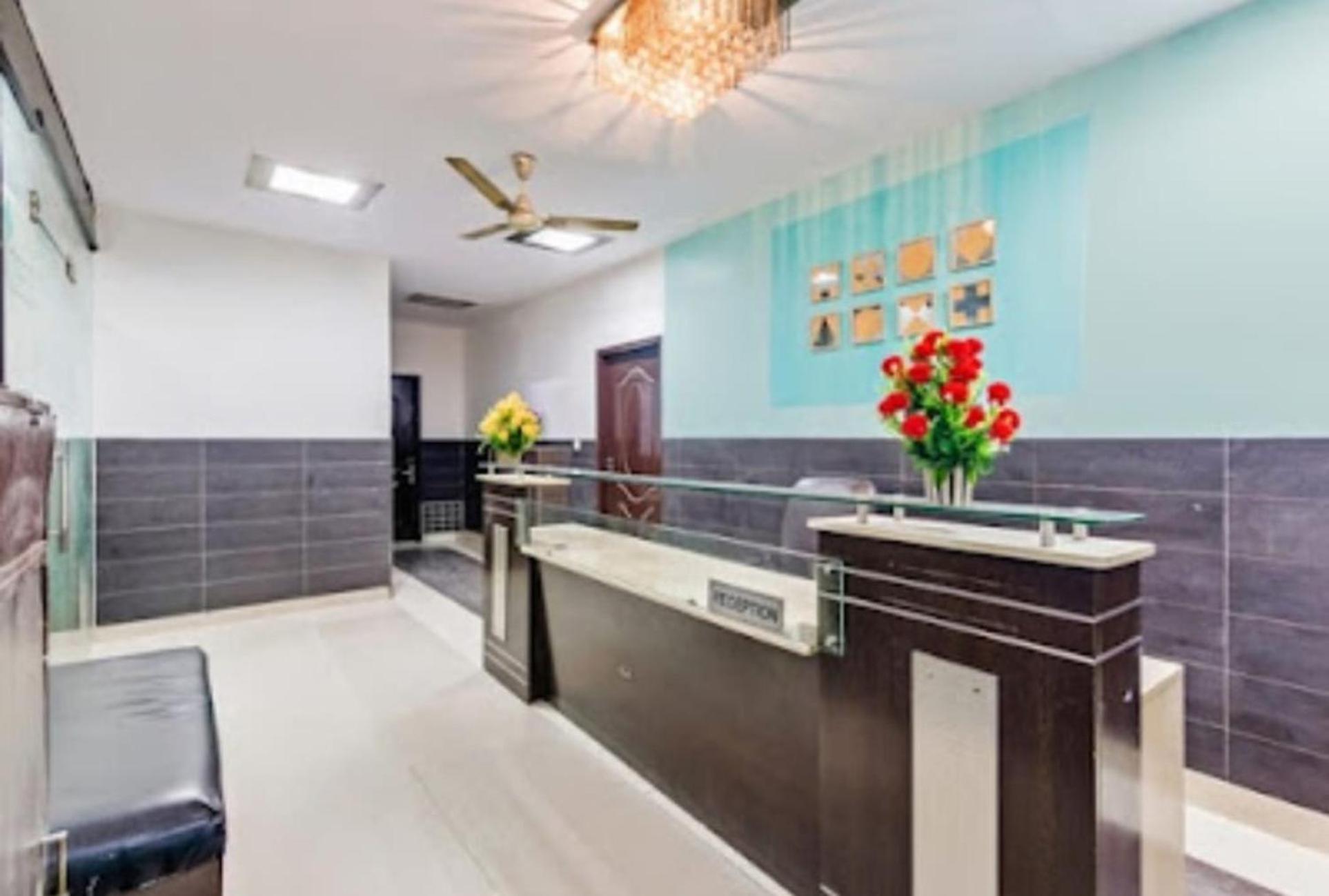 Hotel The Lazeez New Delhi