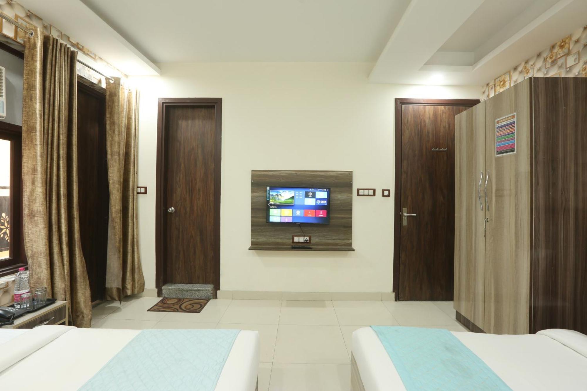 Triton Grand At Delhi Airport Hotel