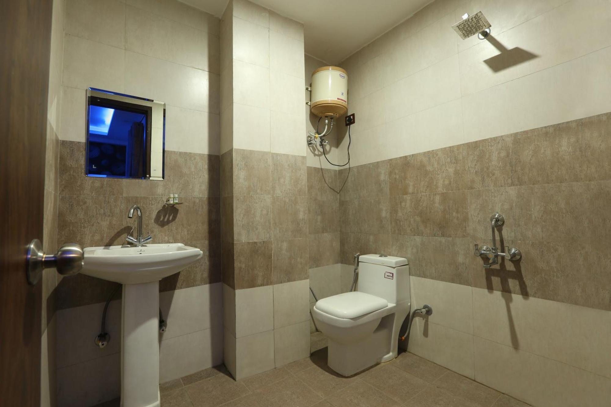 Triton Grand At Delhi Airport Hotel