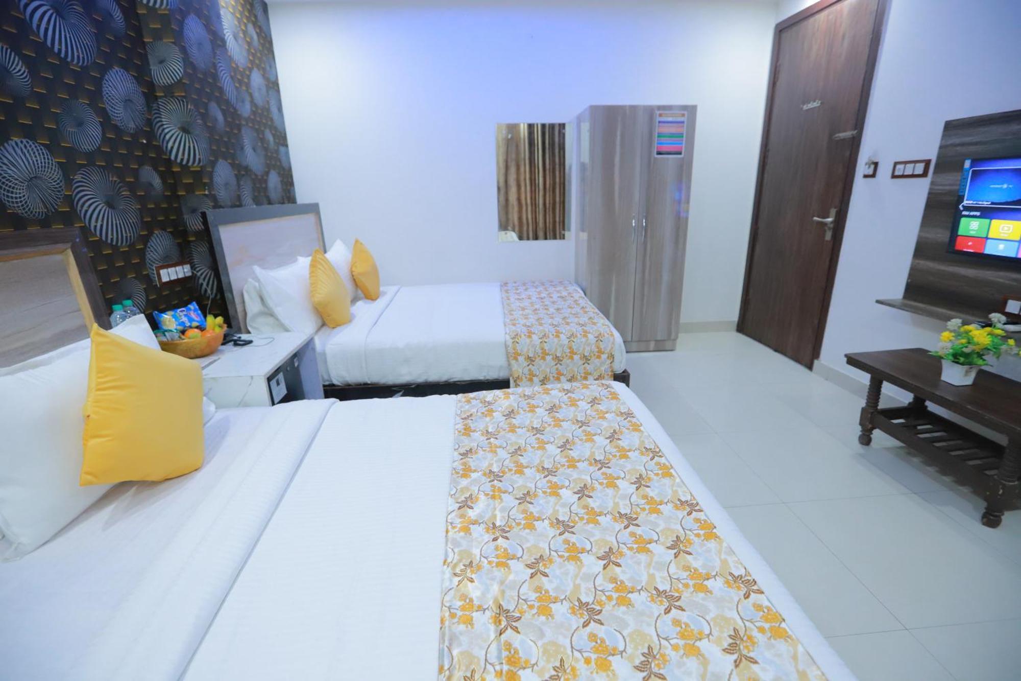 Hotel Triton Grand At Delhi Airport