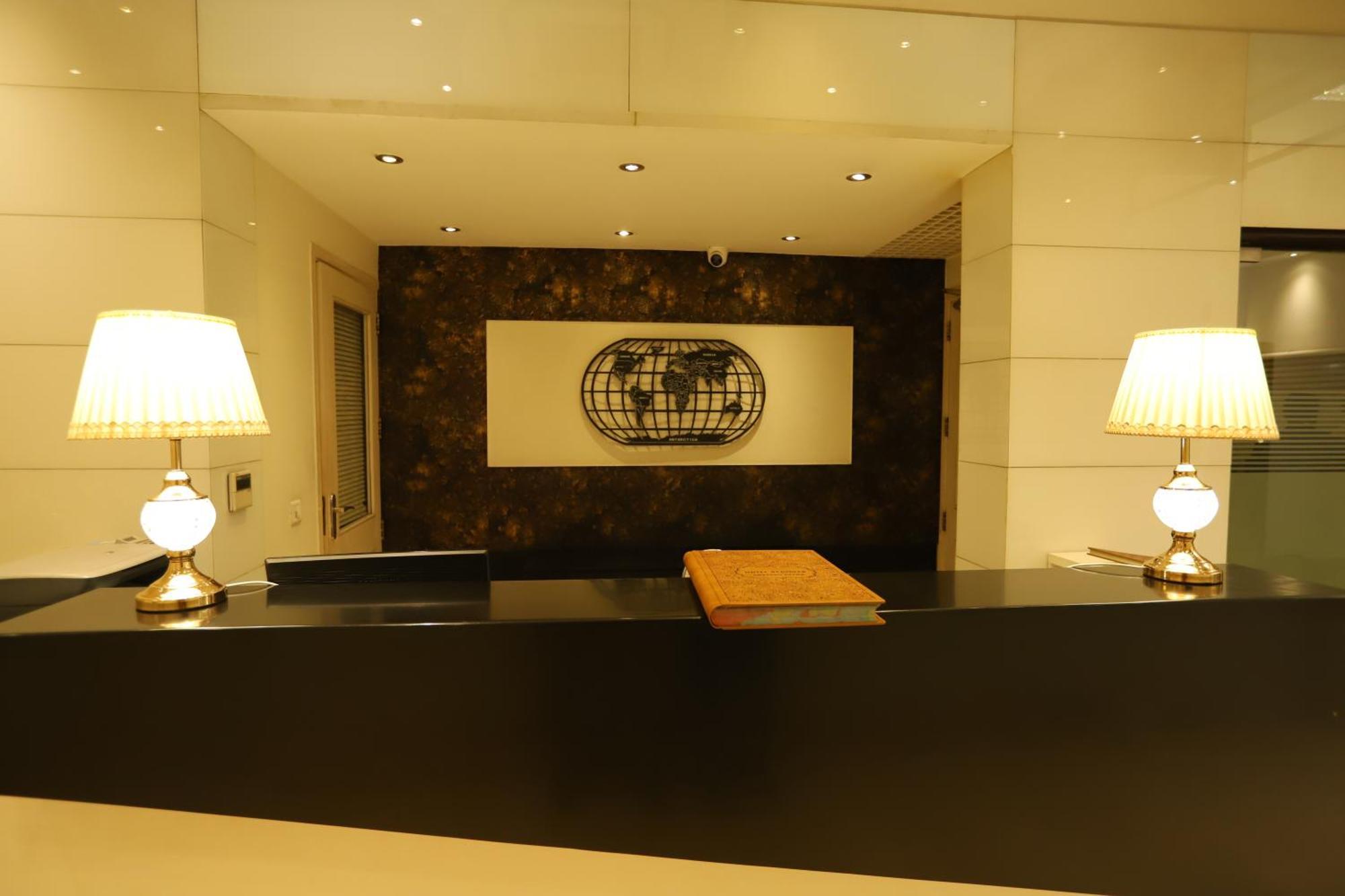 Amrapali Grand Hotel