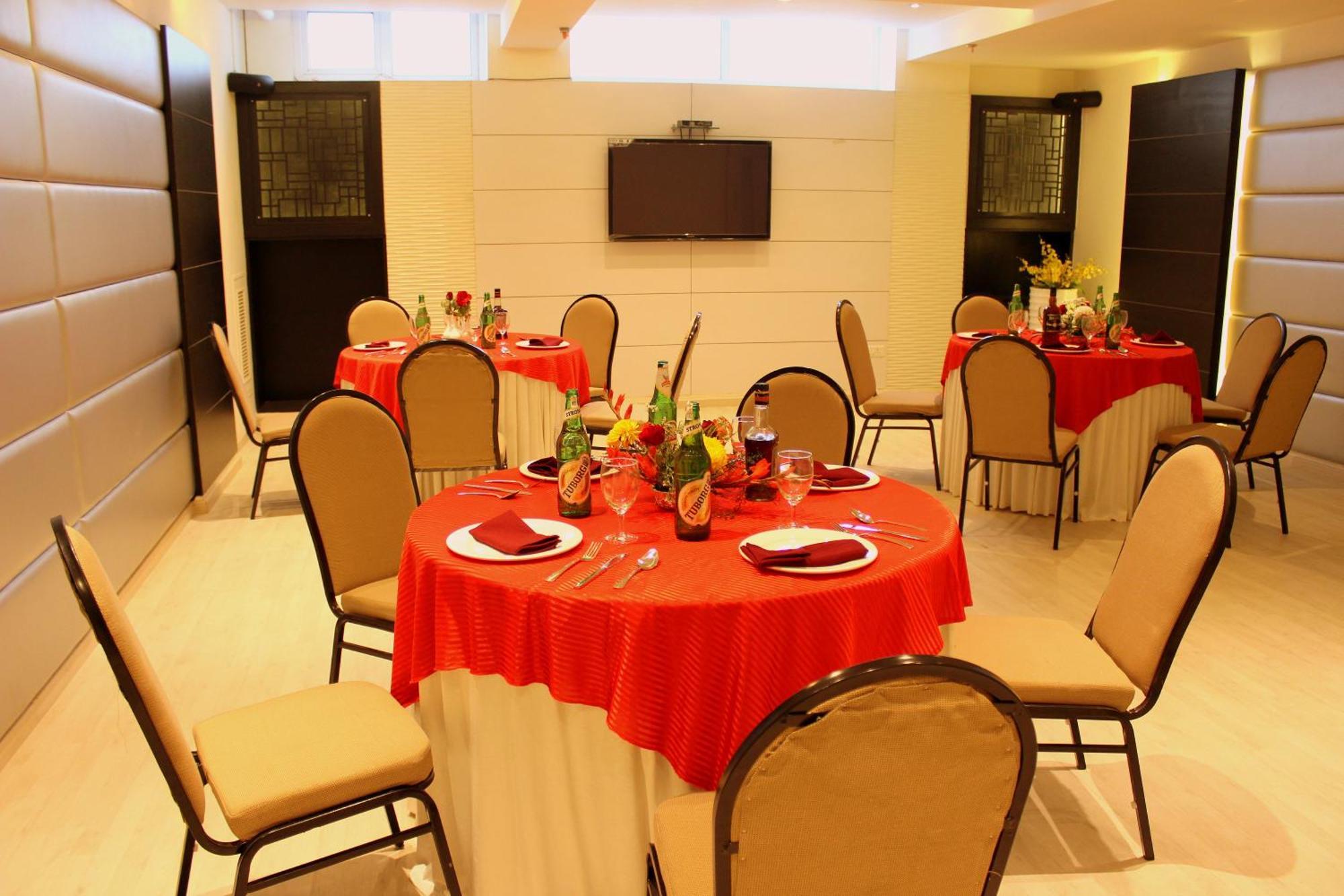Hotel Amrapali Grand New Delhi