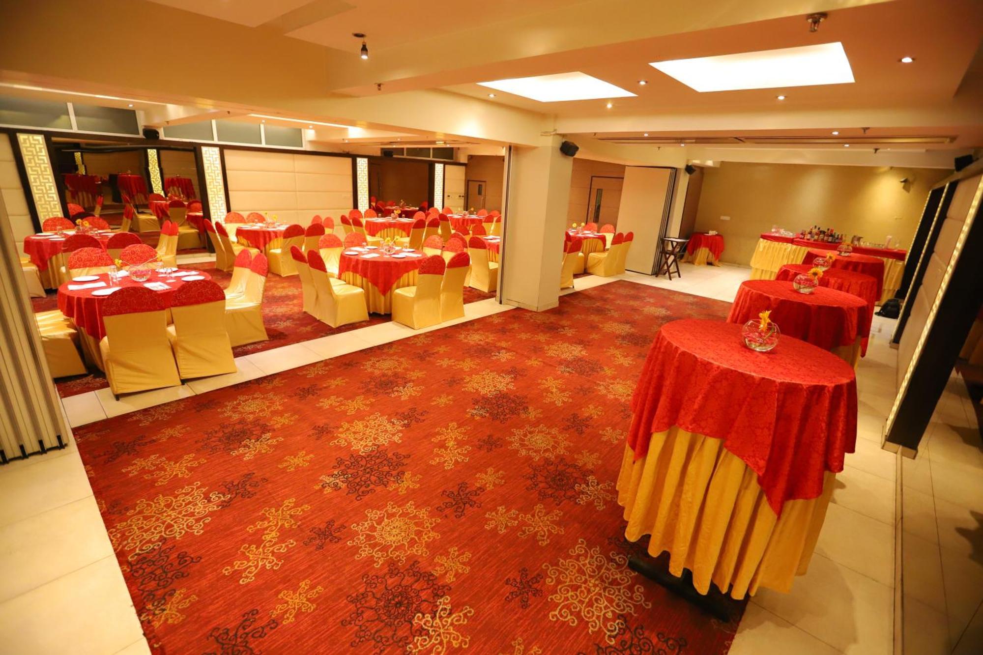 Hotel Amrapali Grand