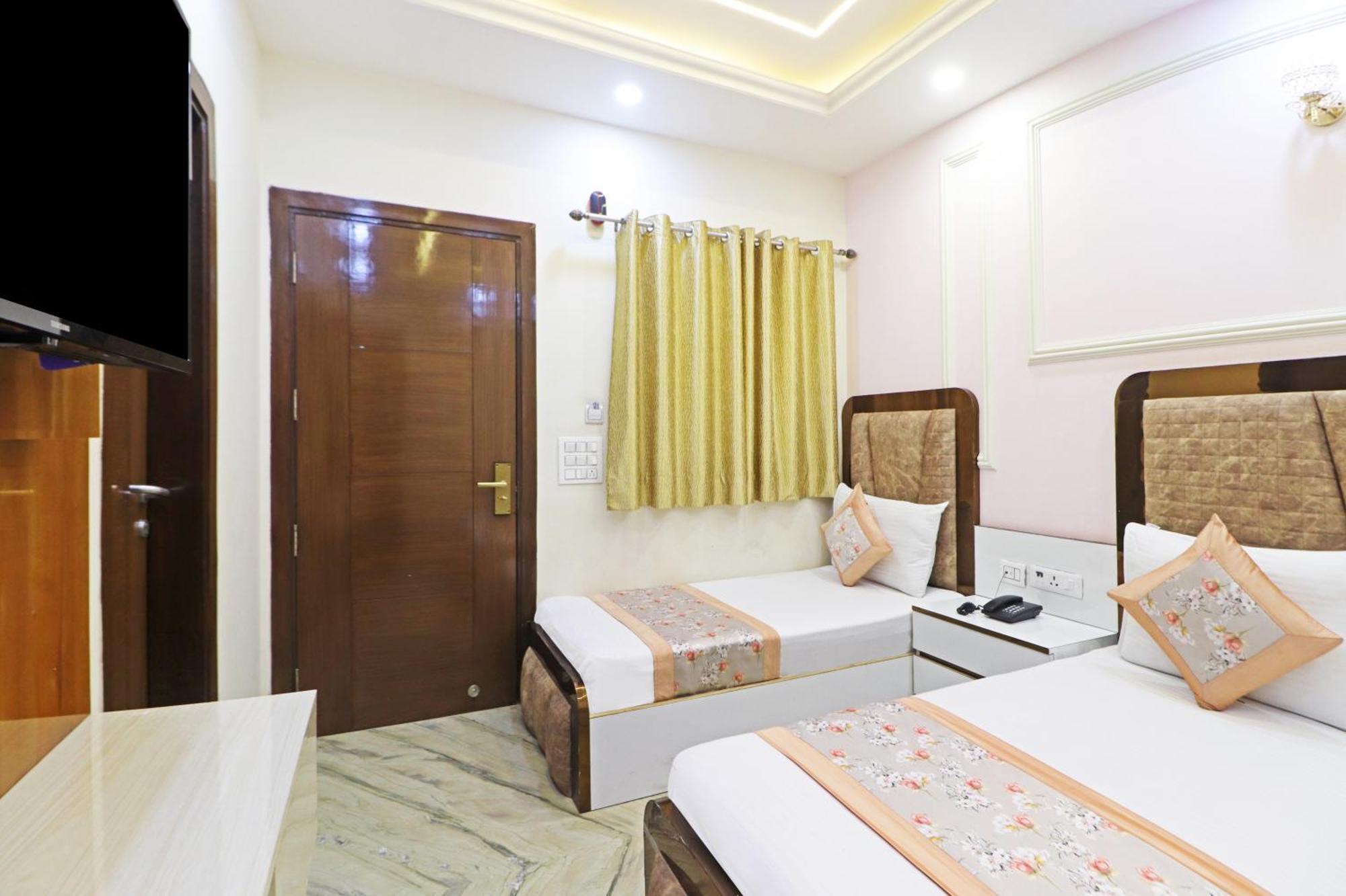 Hotel Samrat Residency 10 Mints Walking Distance Nizamuddin Railway Station