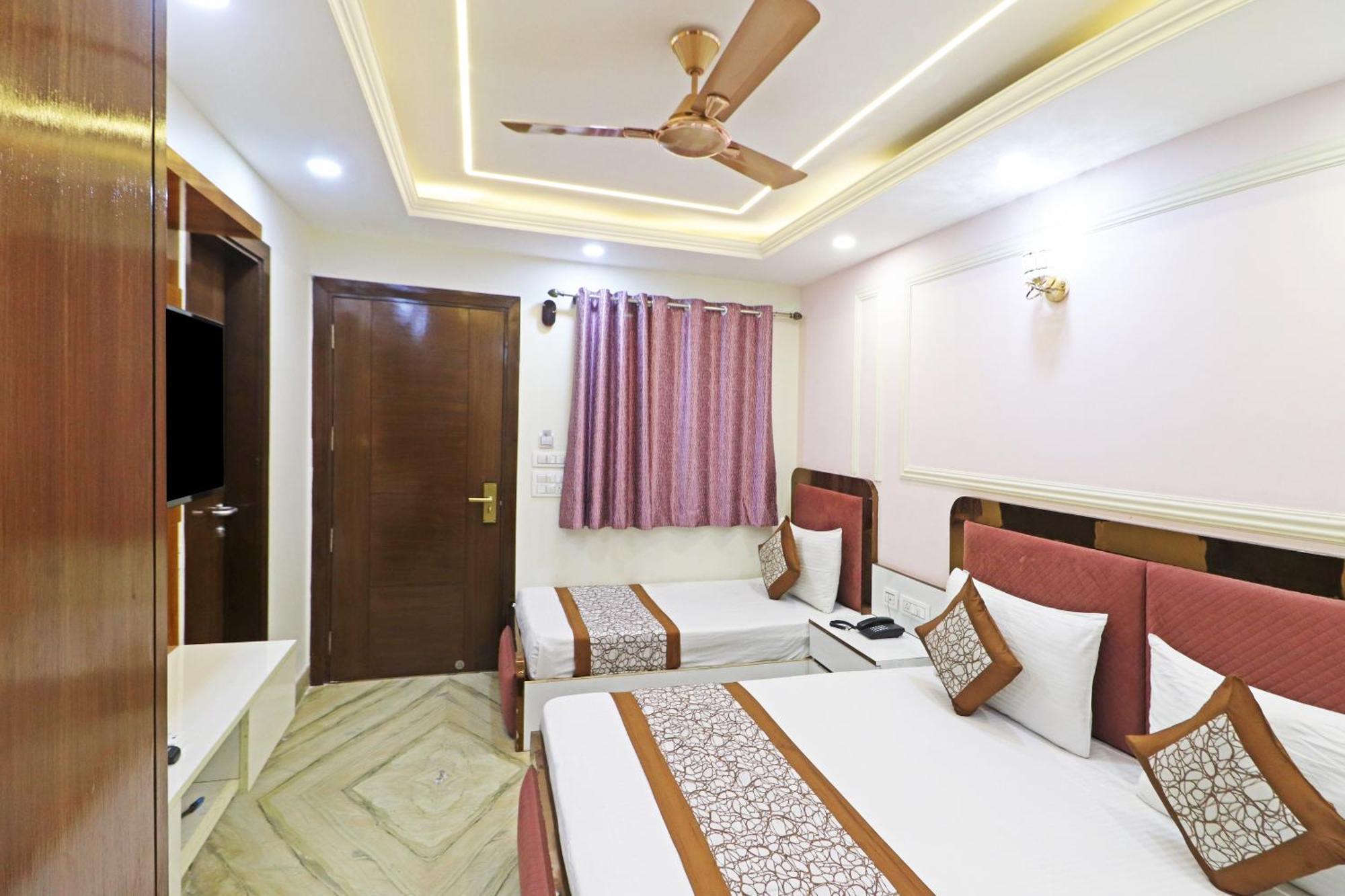 Hotel Samrat Residency 10 Mints Walking Distance Nizamuddin Railway Station Nova Deli