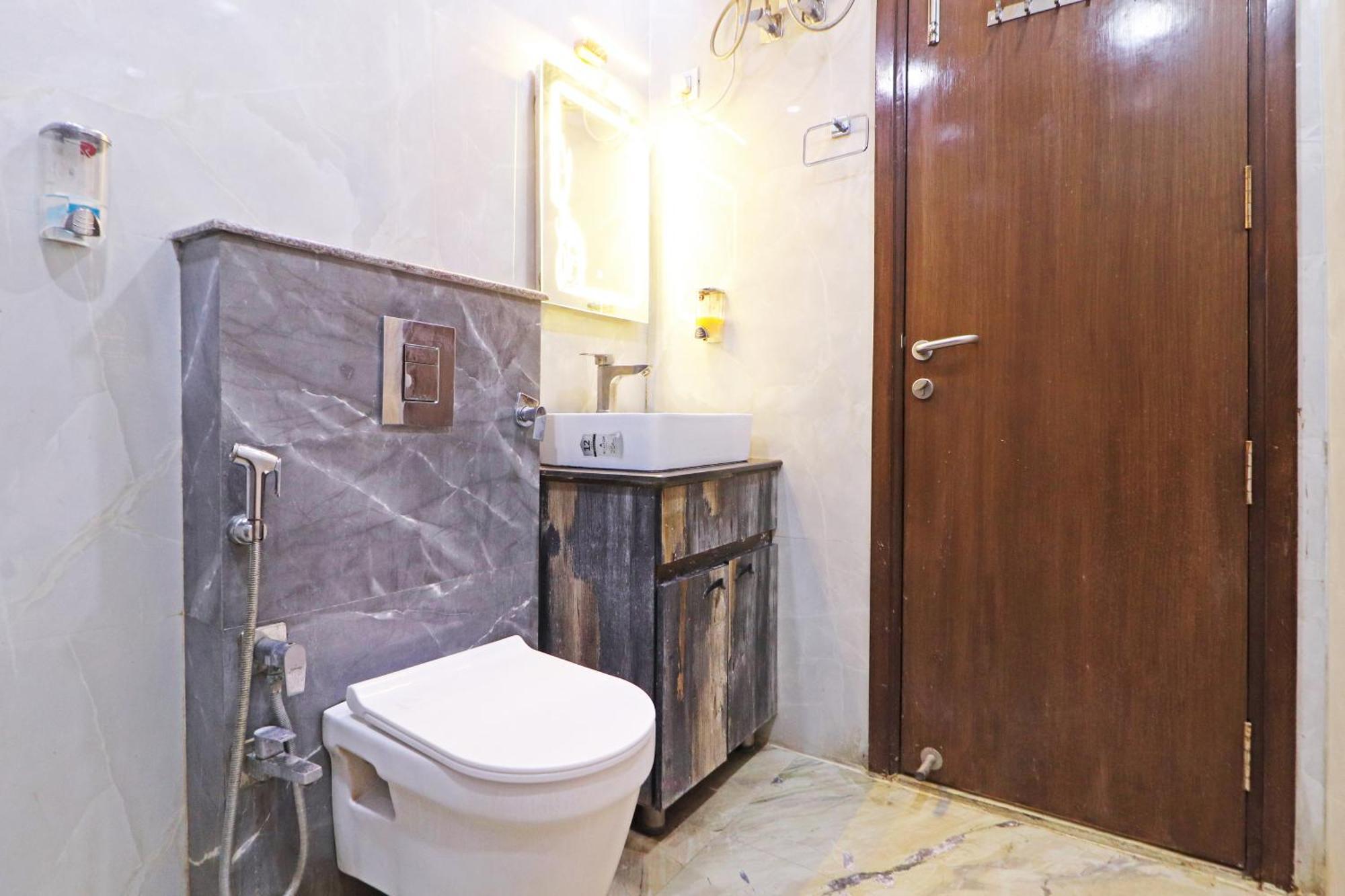 Hotel Samrat Residency 10 Mints Walking Distance Nizamuddin Railway Station 4*