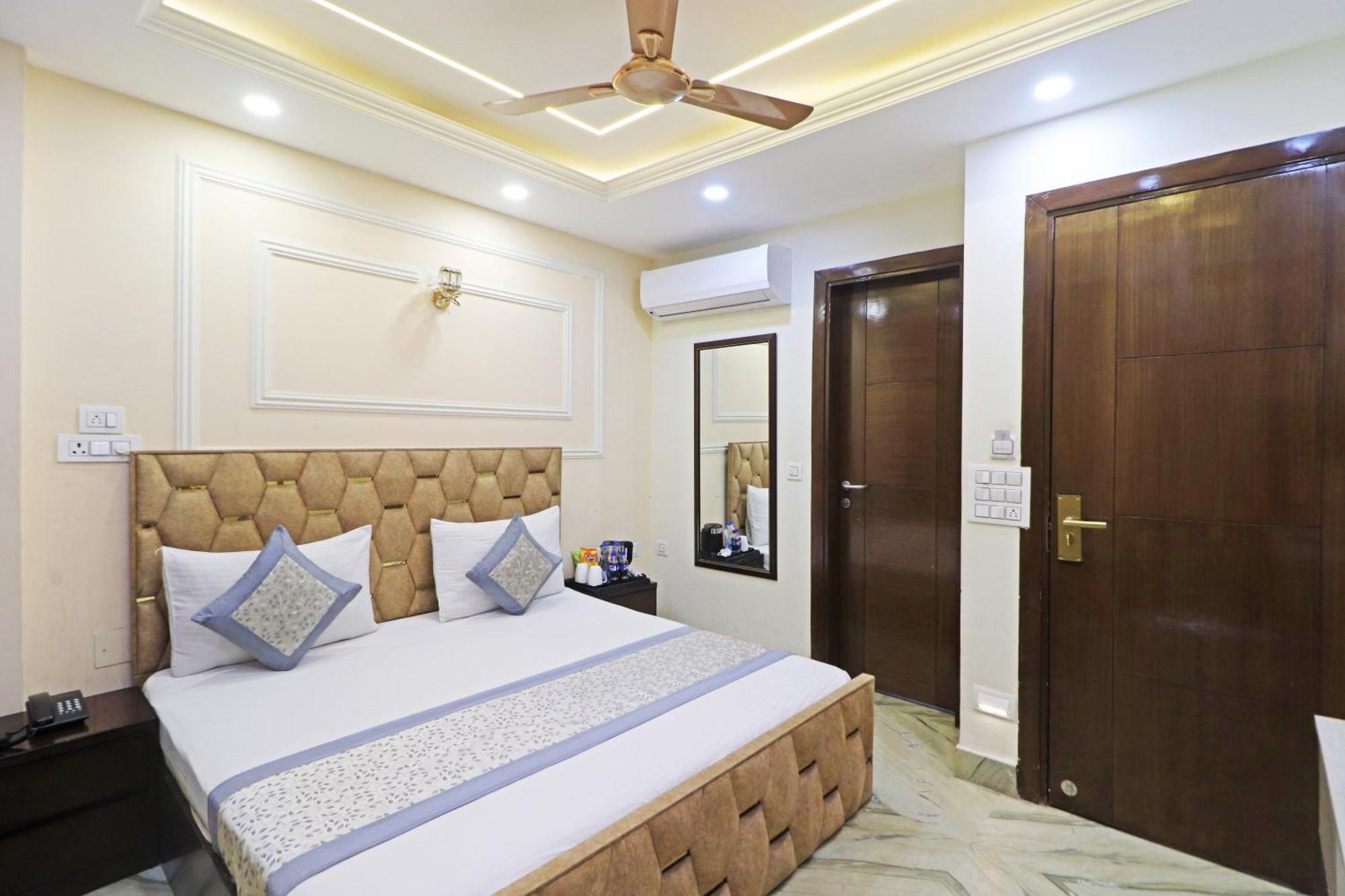 Hotel Samrat Residency 10 Mints Walking Distance Nizamuddin Railway Station 4*