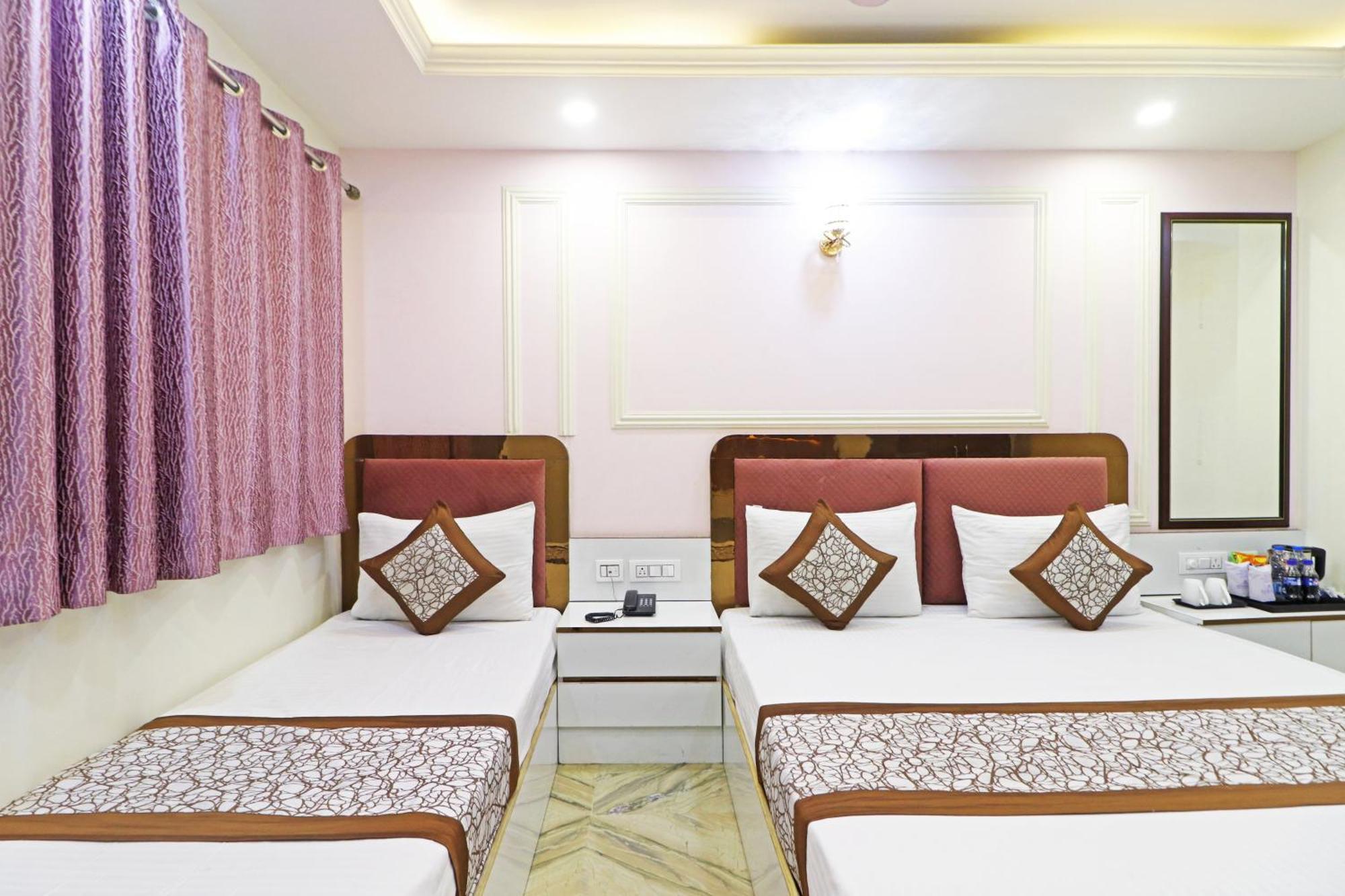 Hotel Samrat Residency 10 Mints Walking Distance Nizamuddin Railway Station