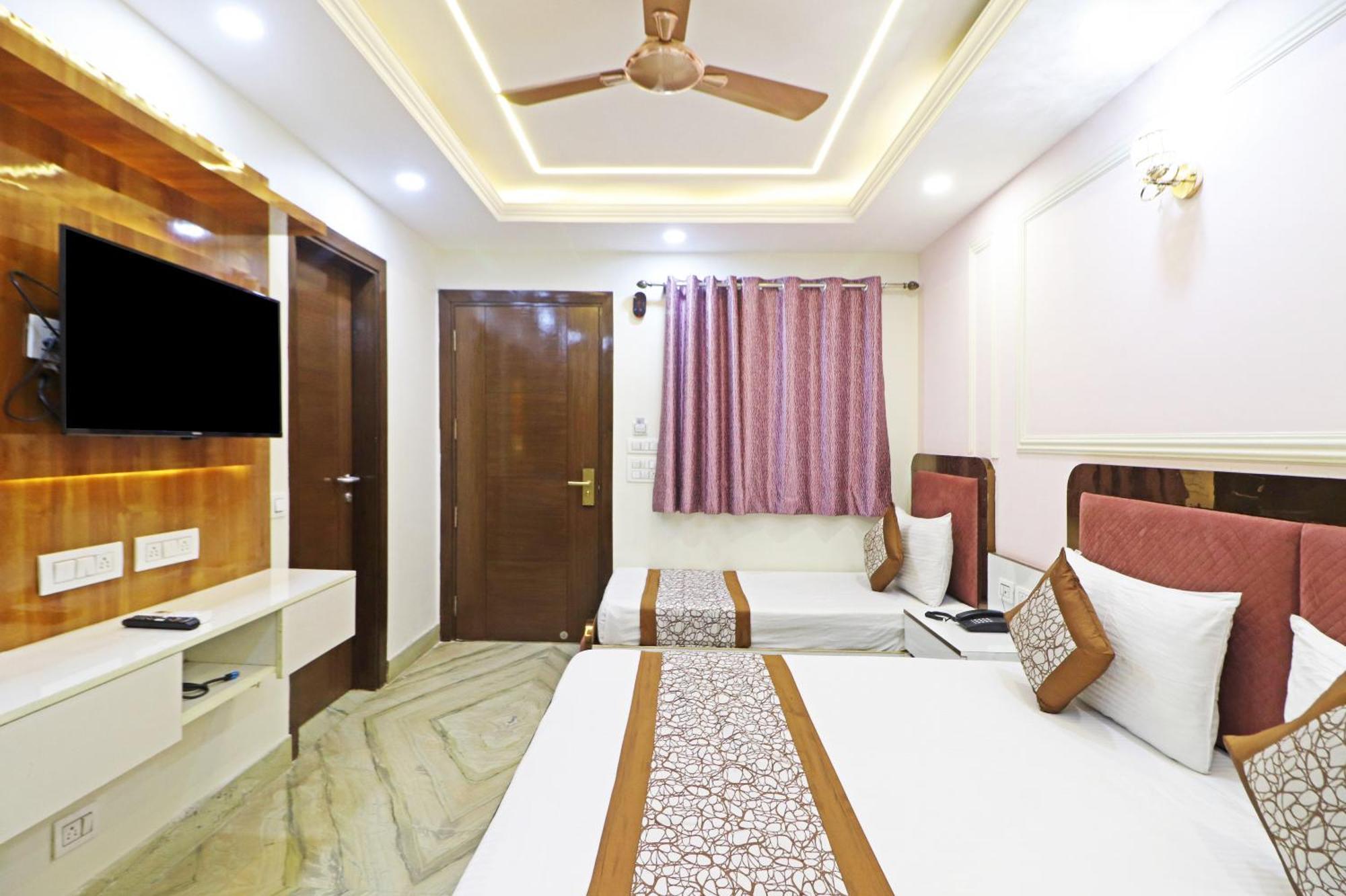 Hotel Samrat Residency 10 Mints Walking Distance Nizamuddin Railway Station 4*