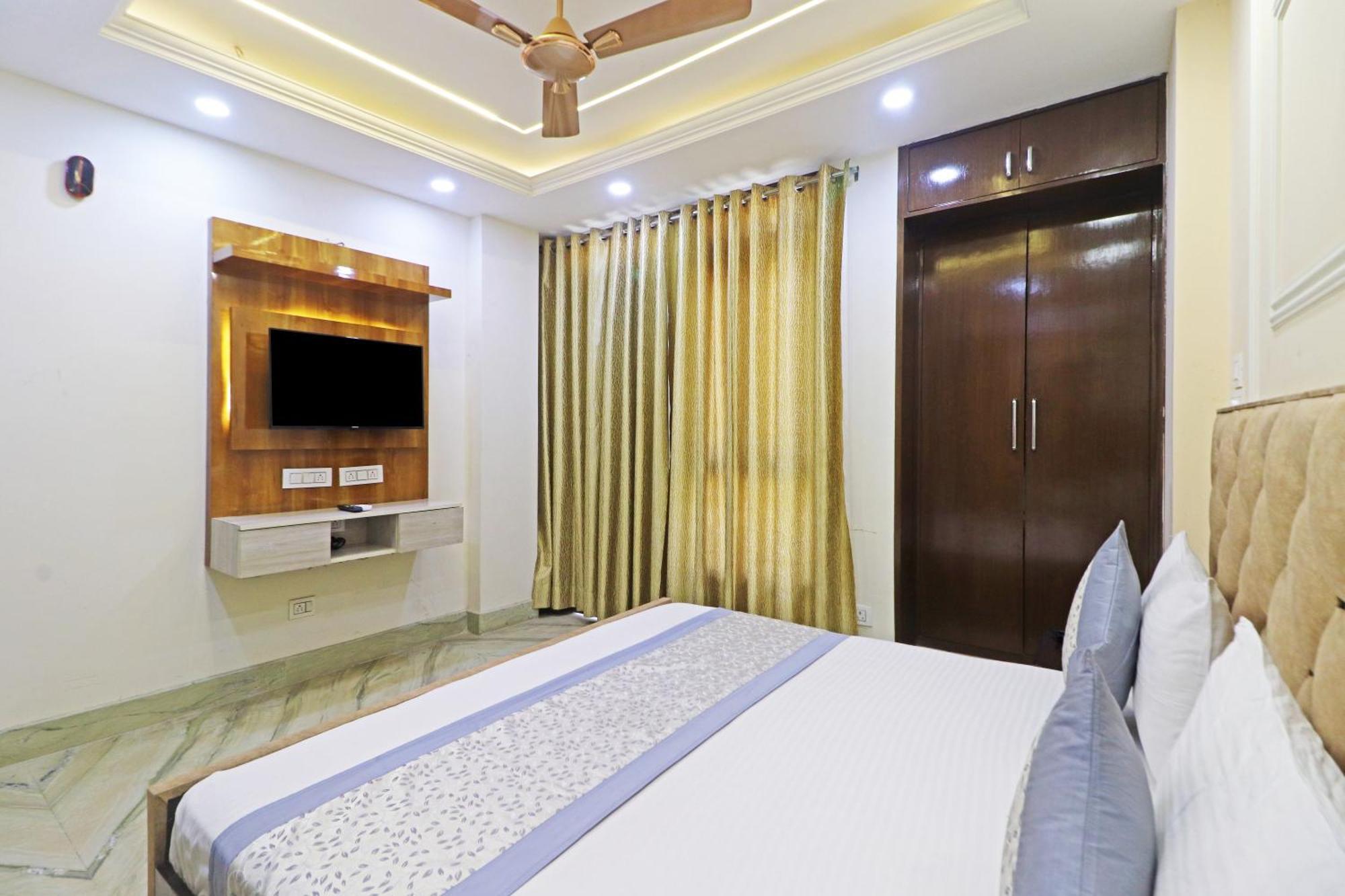 Hotel Samrat Residency 10 Mints Walking Distance Nizamuddin Railway Station