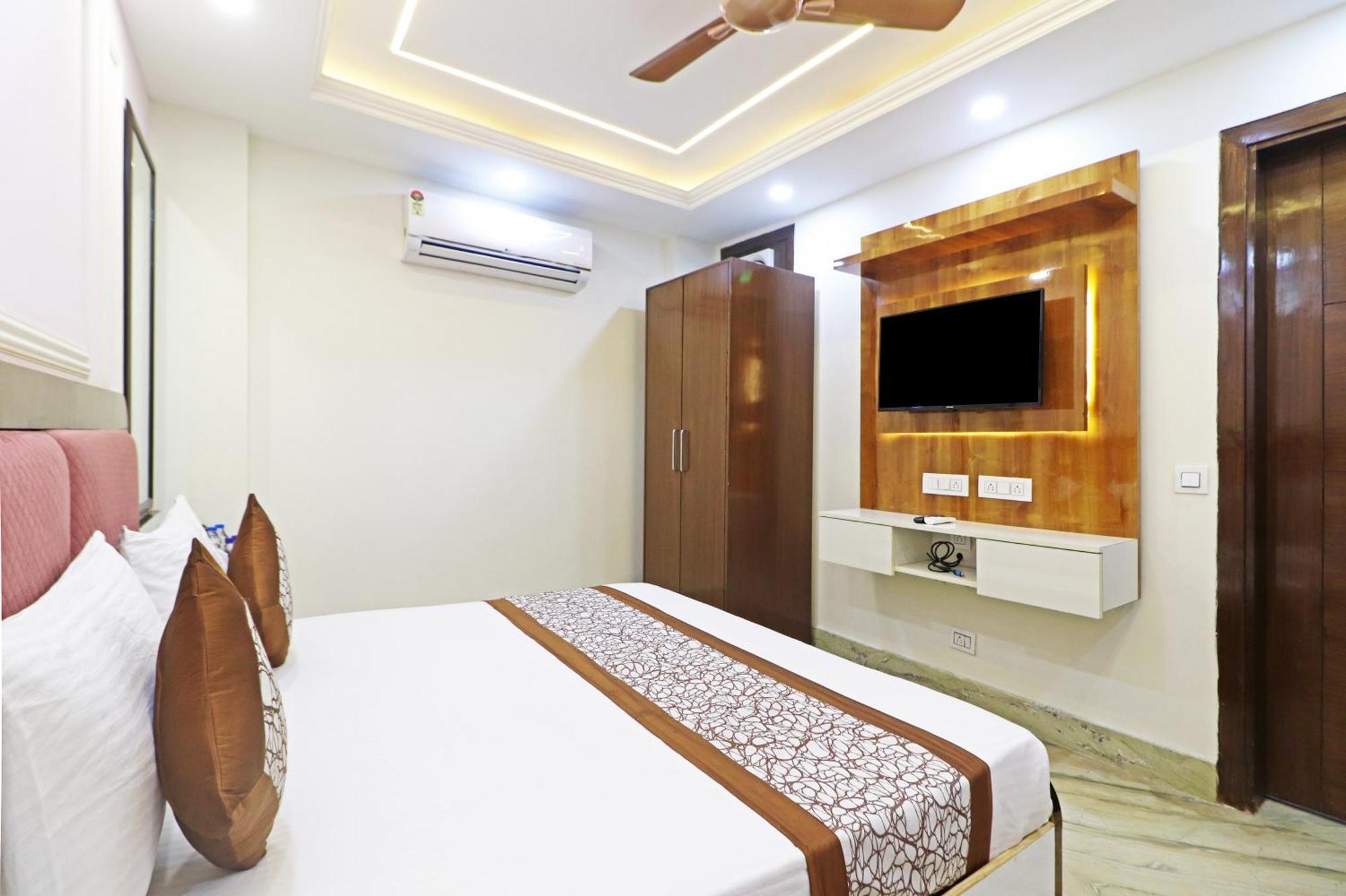 Hotel Samrat Residency 10 Mints Walking Distance Nizamuddin Railway Station 4*