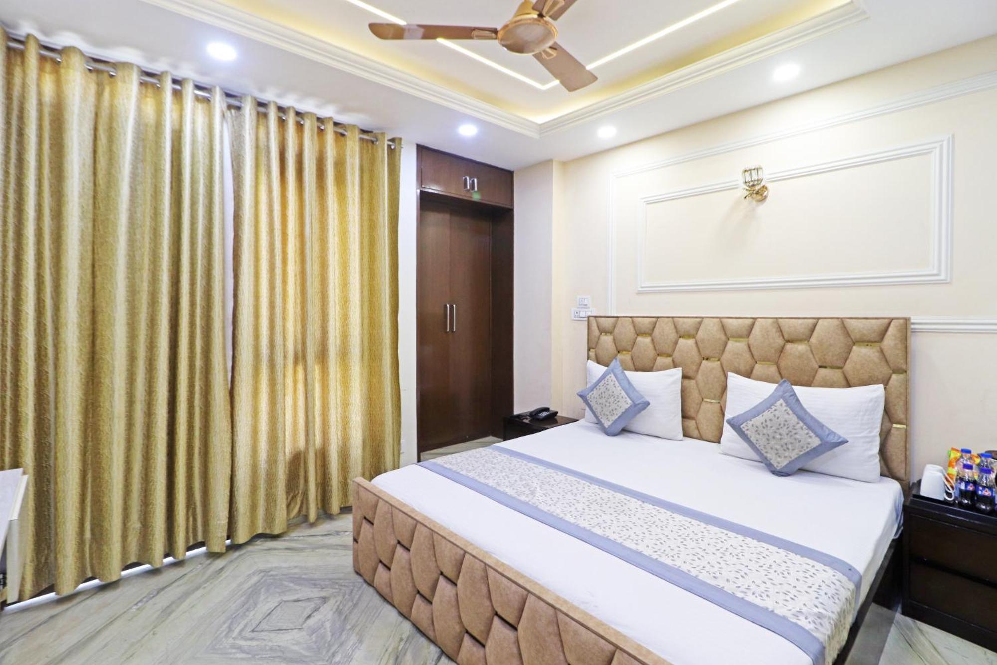 Samrat Residency 10 Mints Walking Distance Nizamuddin Railway Station Hotel 4*