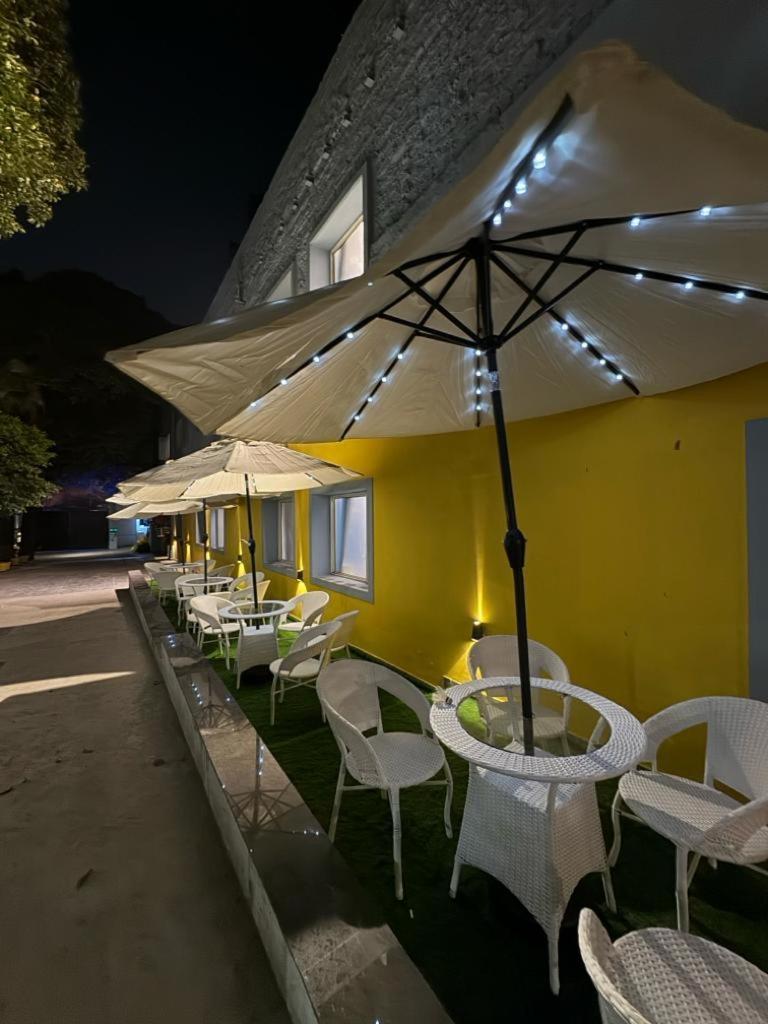 Albergue Ivy League House, Pyramid Residency