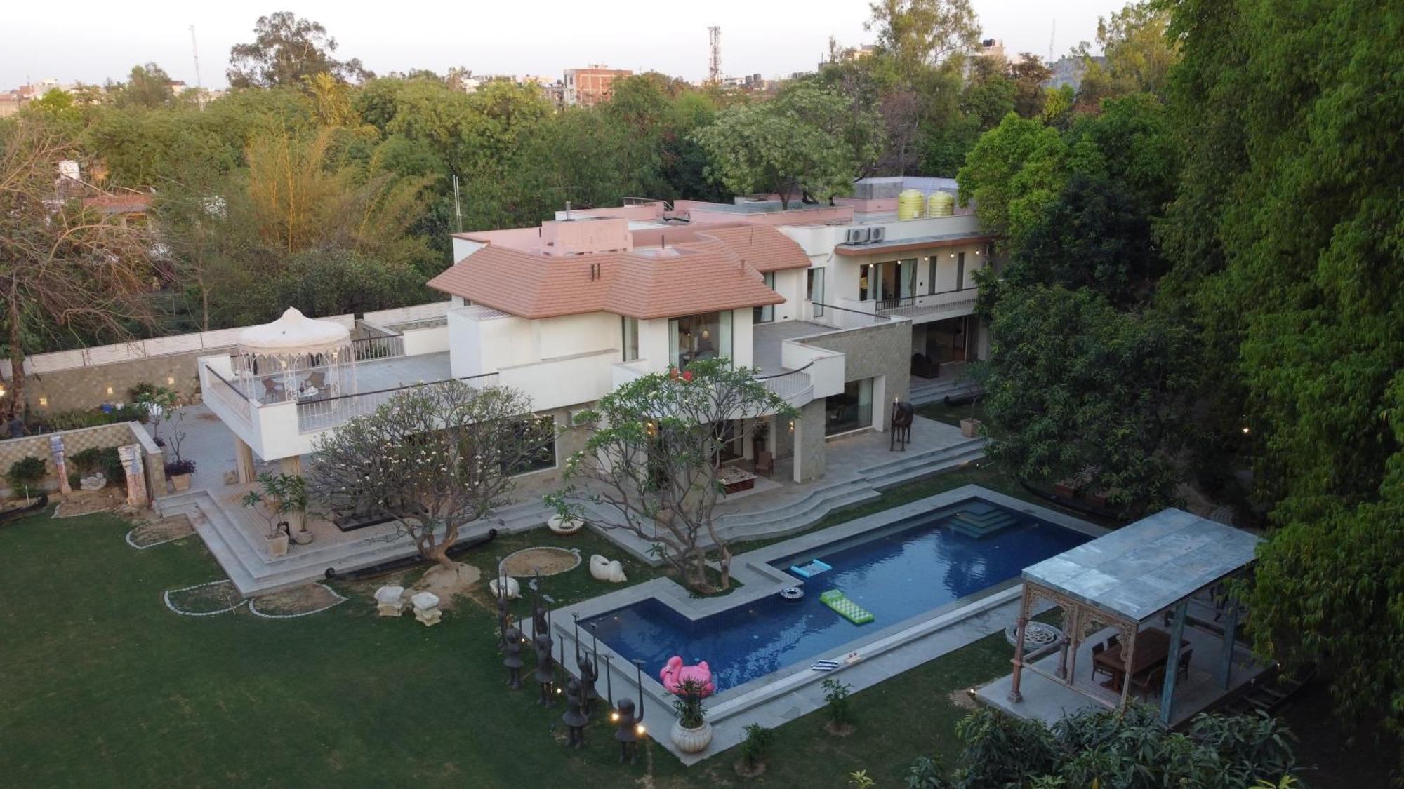 Elivaas Oasis - Luxe 6 Bhk With Pvt Pool * New Delhi