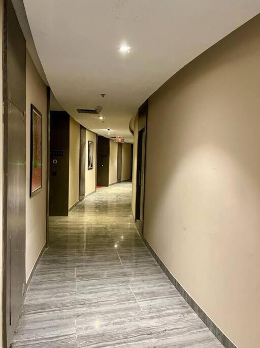 Apartment Countryside Luxury - Supernova Noida *