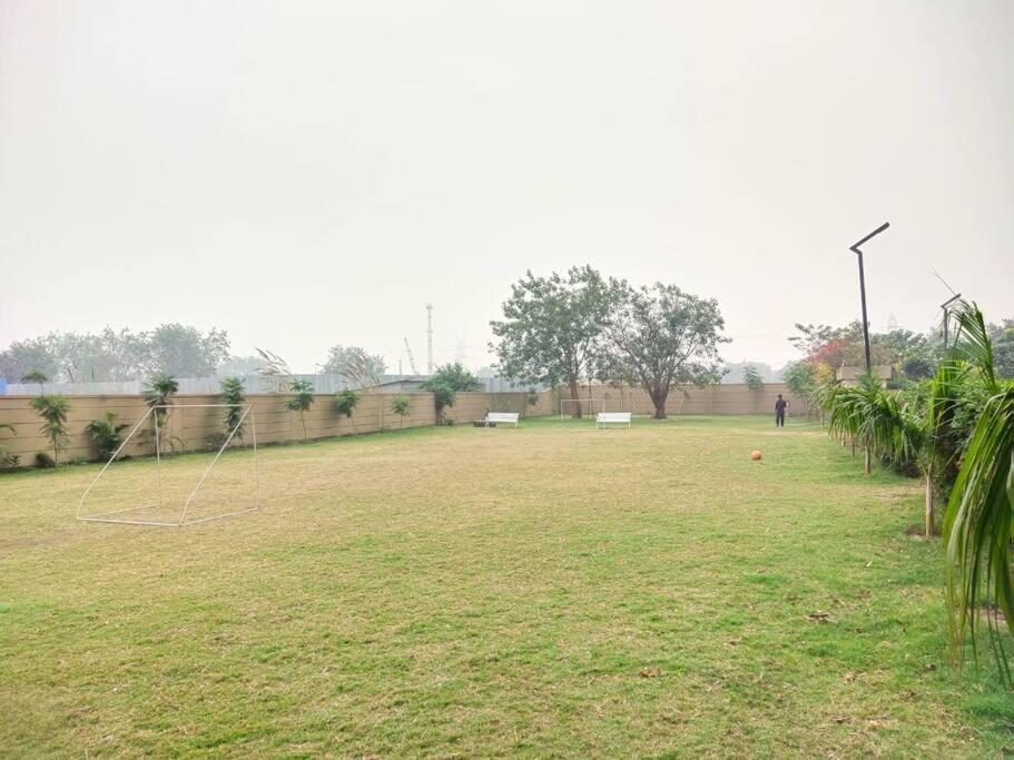 Countryside Luxury - Supernova Noida Apartment