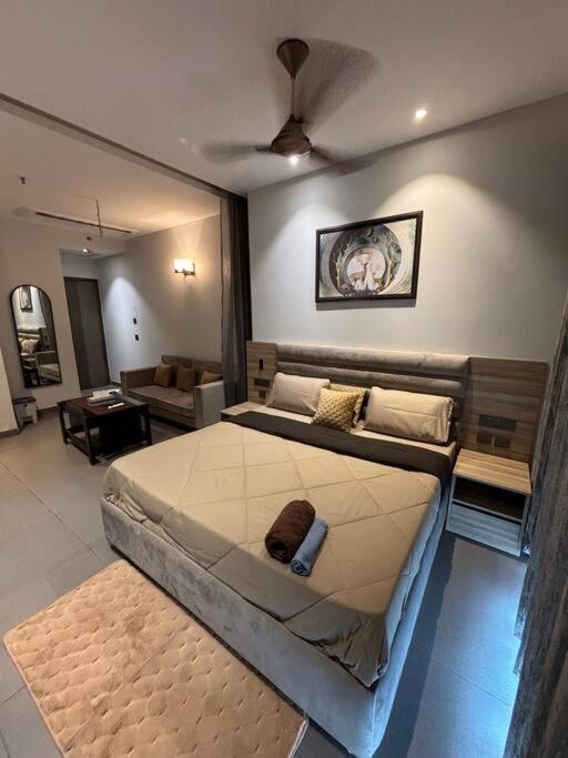 Apartment Countryside Luxury - Supernova Noida New Delhi