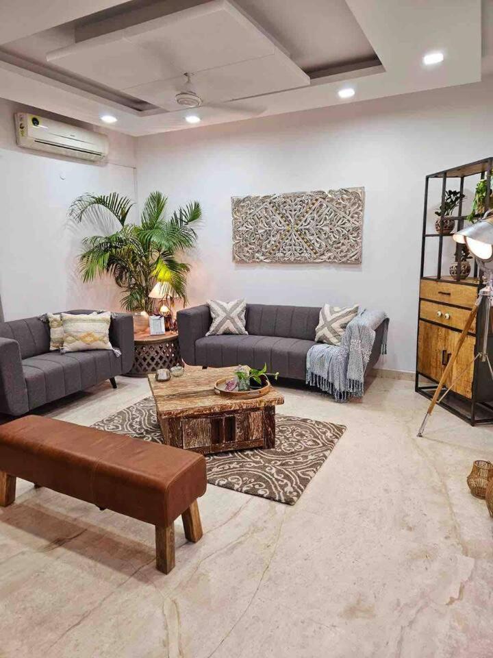 Apartment South Delhi, Artistic 4bhk - Vasant Kunj By Maple Key *