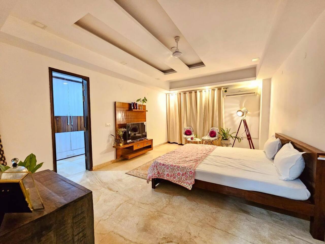 South Delhi, Artistic 4bhk - Vasant Kunj By Maple Key