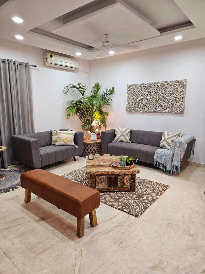 South Delhi, Artistic 4bhk - Vasant Kunj By Maple Key Apartment